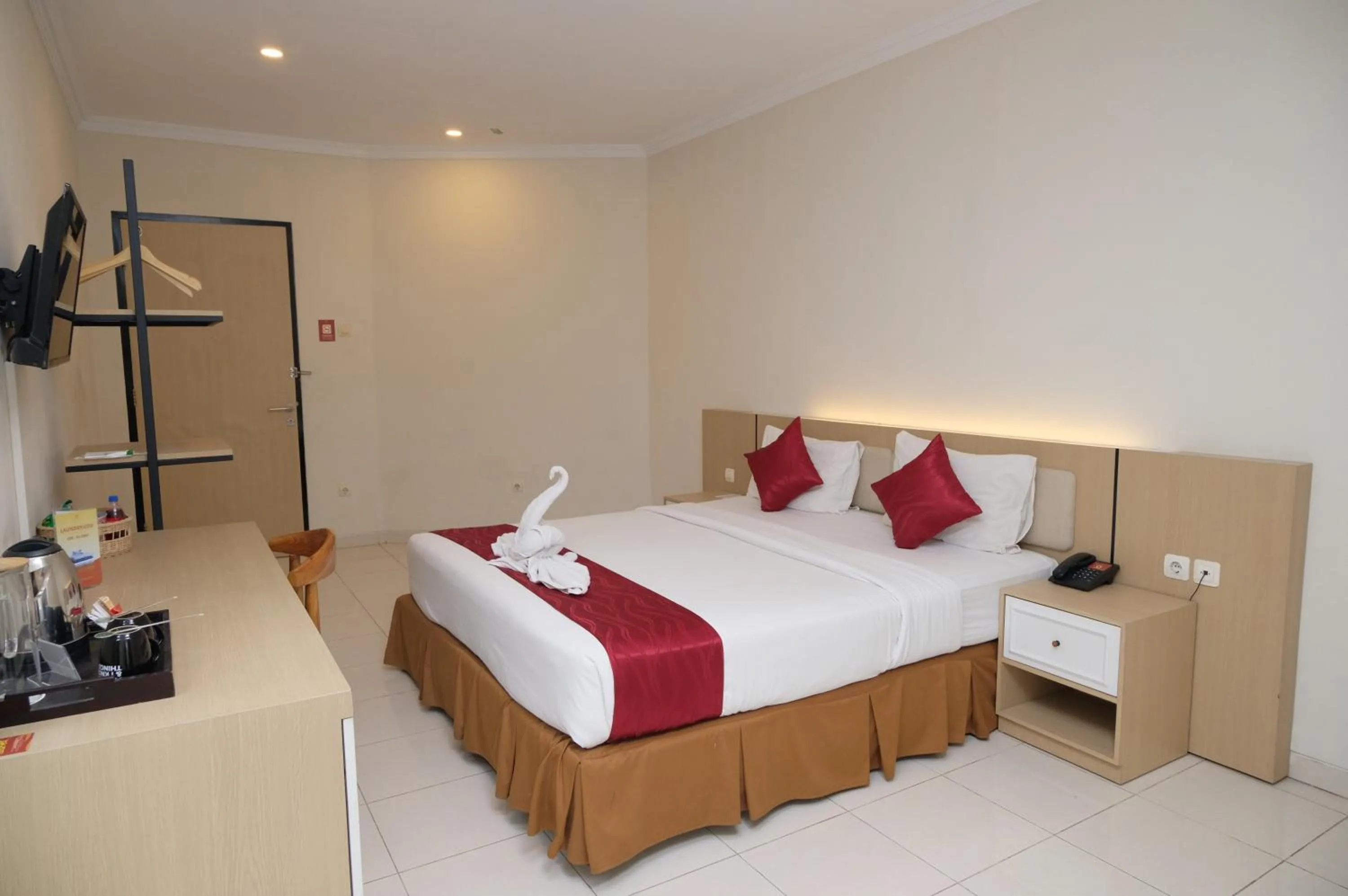 Photo of the whole room, Bed in Mantravana Co-Living