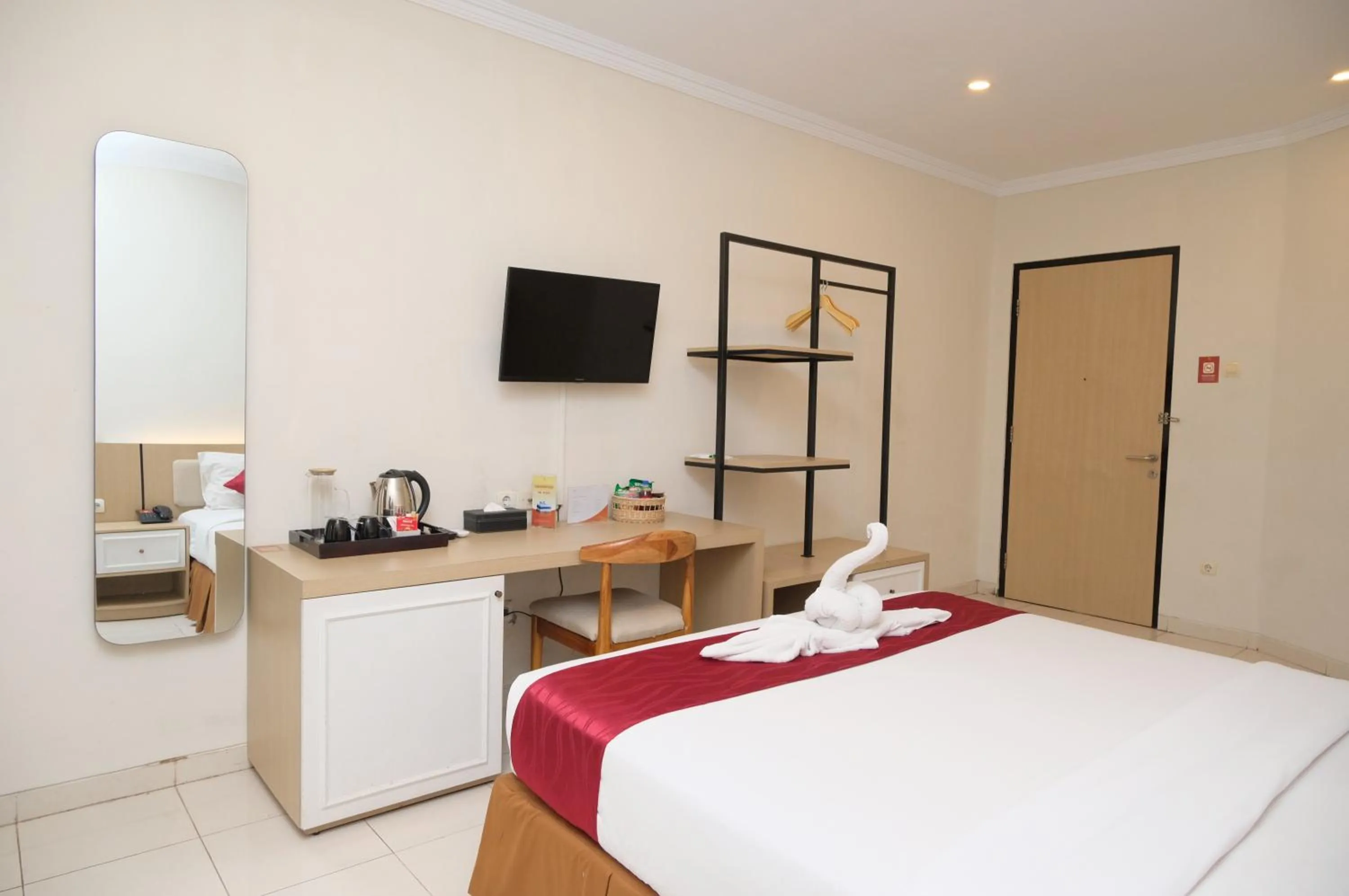 Photo of the whole room, Bed in Mantravana Co-Living