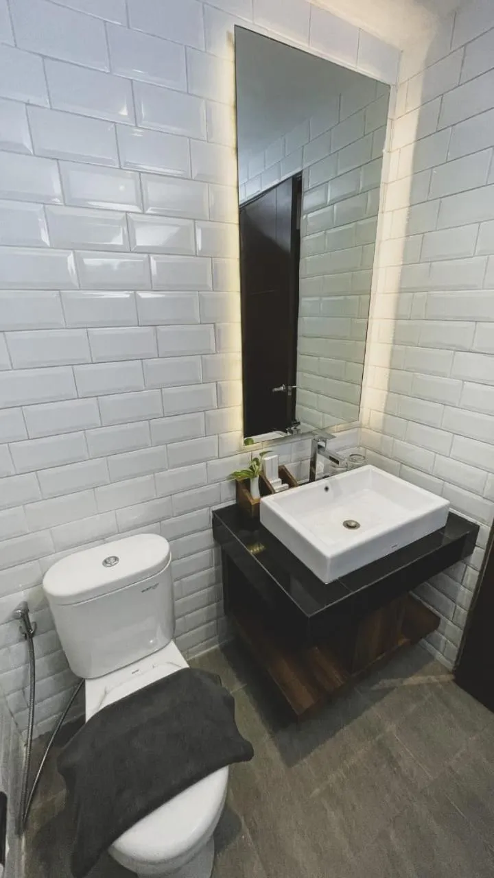 Deluxe Double or Twin Room with Balcony in LPP Garden Hotel