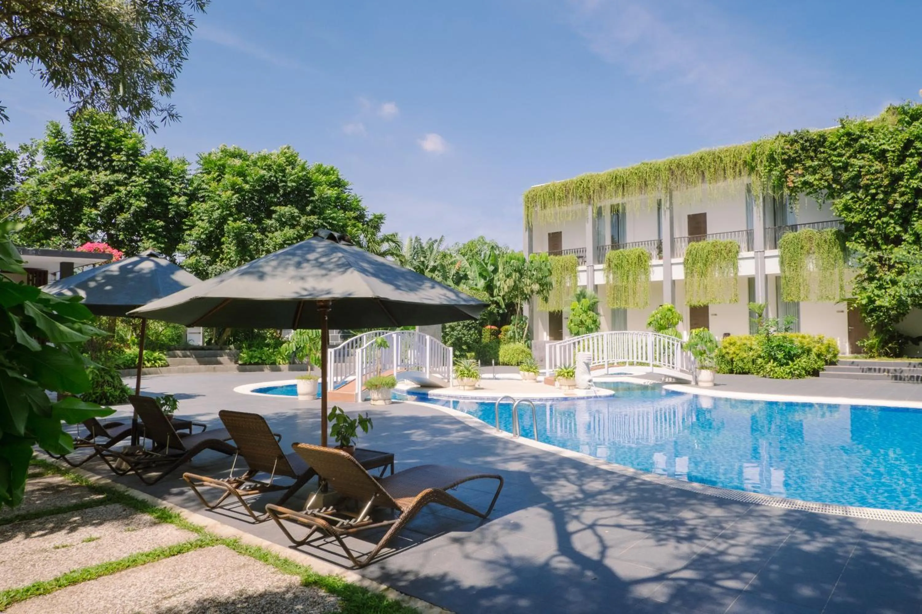 Swimming pool in Mantravana Co-Living
