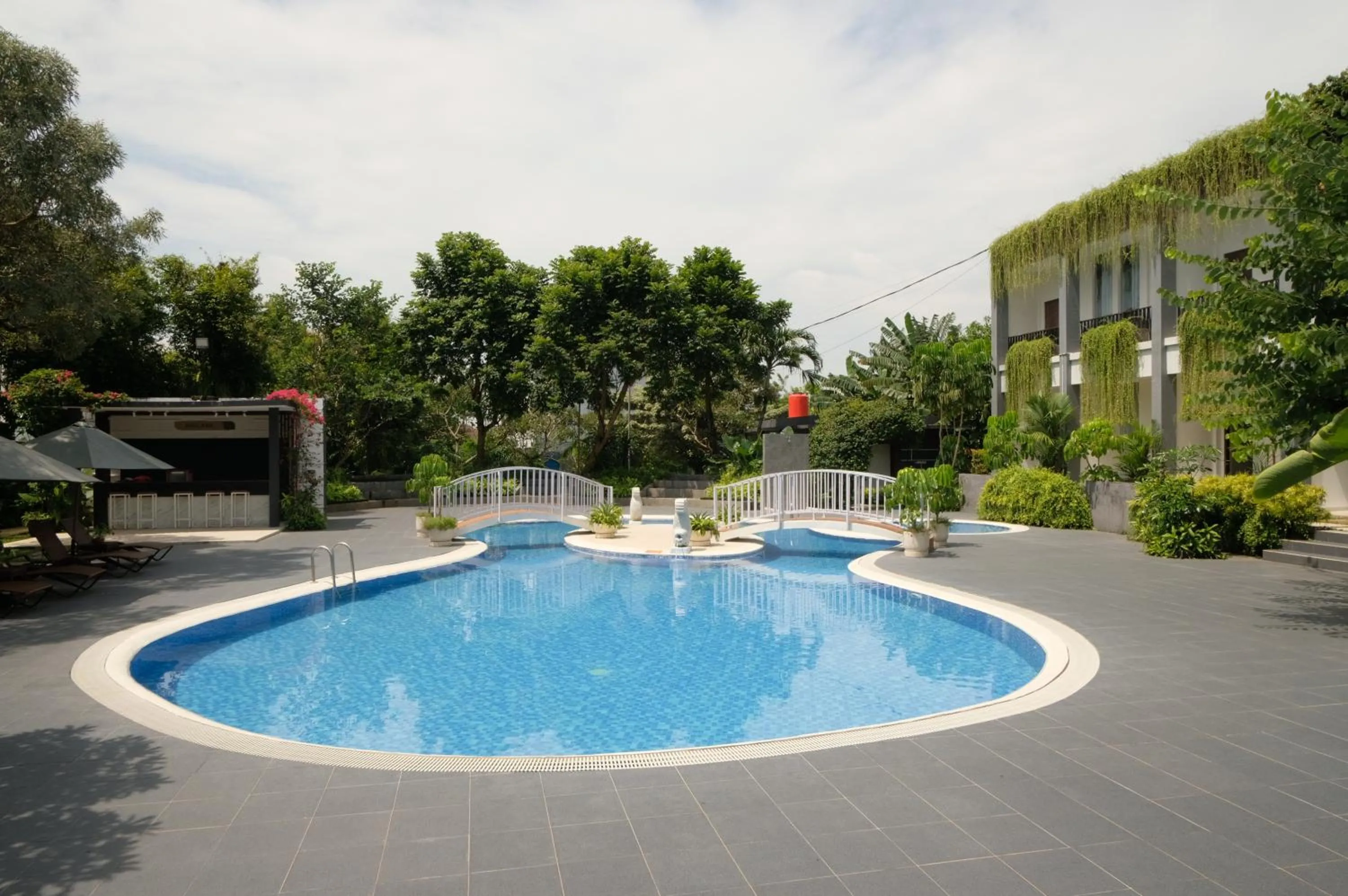 Swimming pool in Mantravana Co-Living