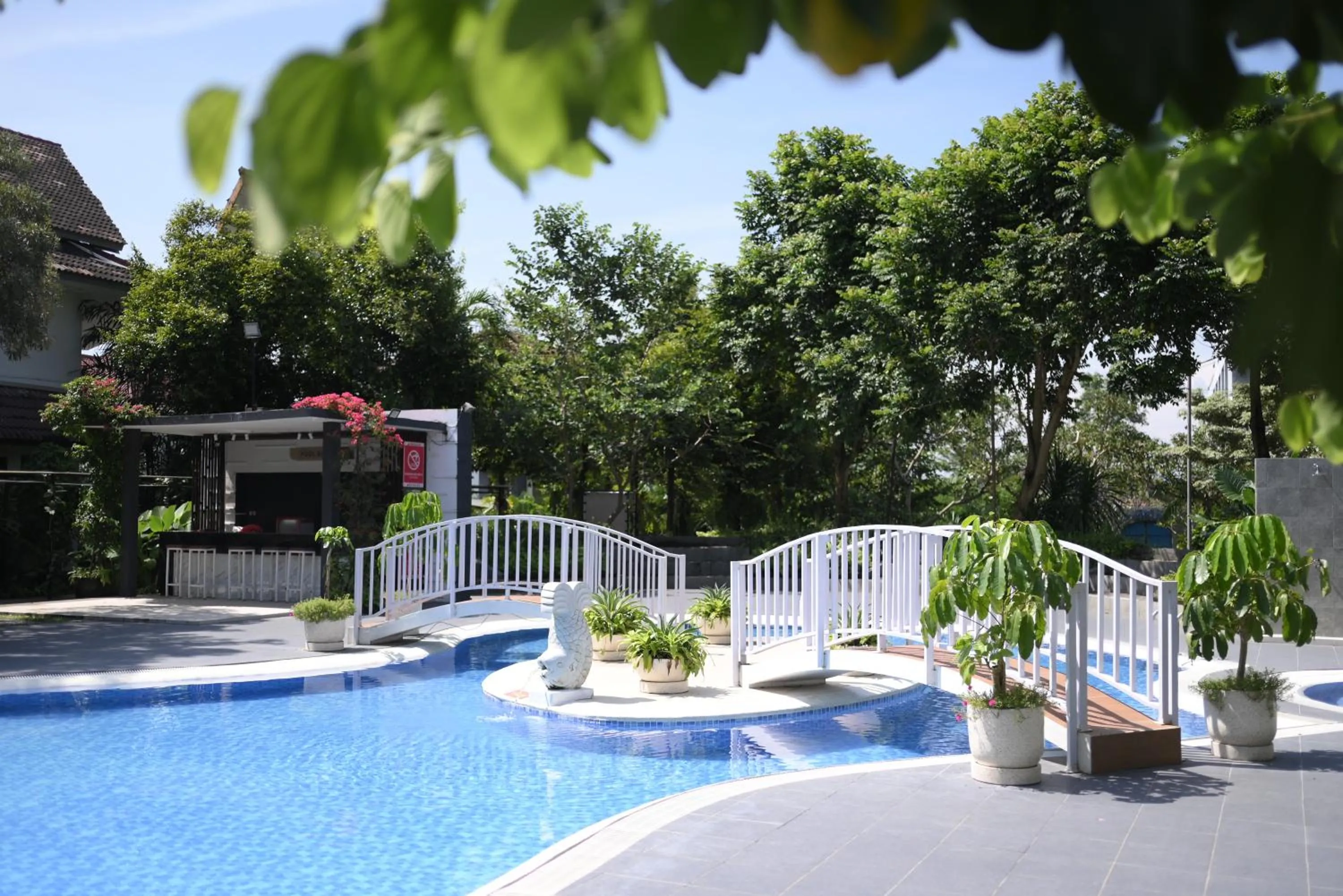Swimming pool in Mantravana Co-Living