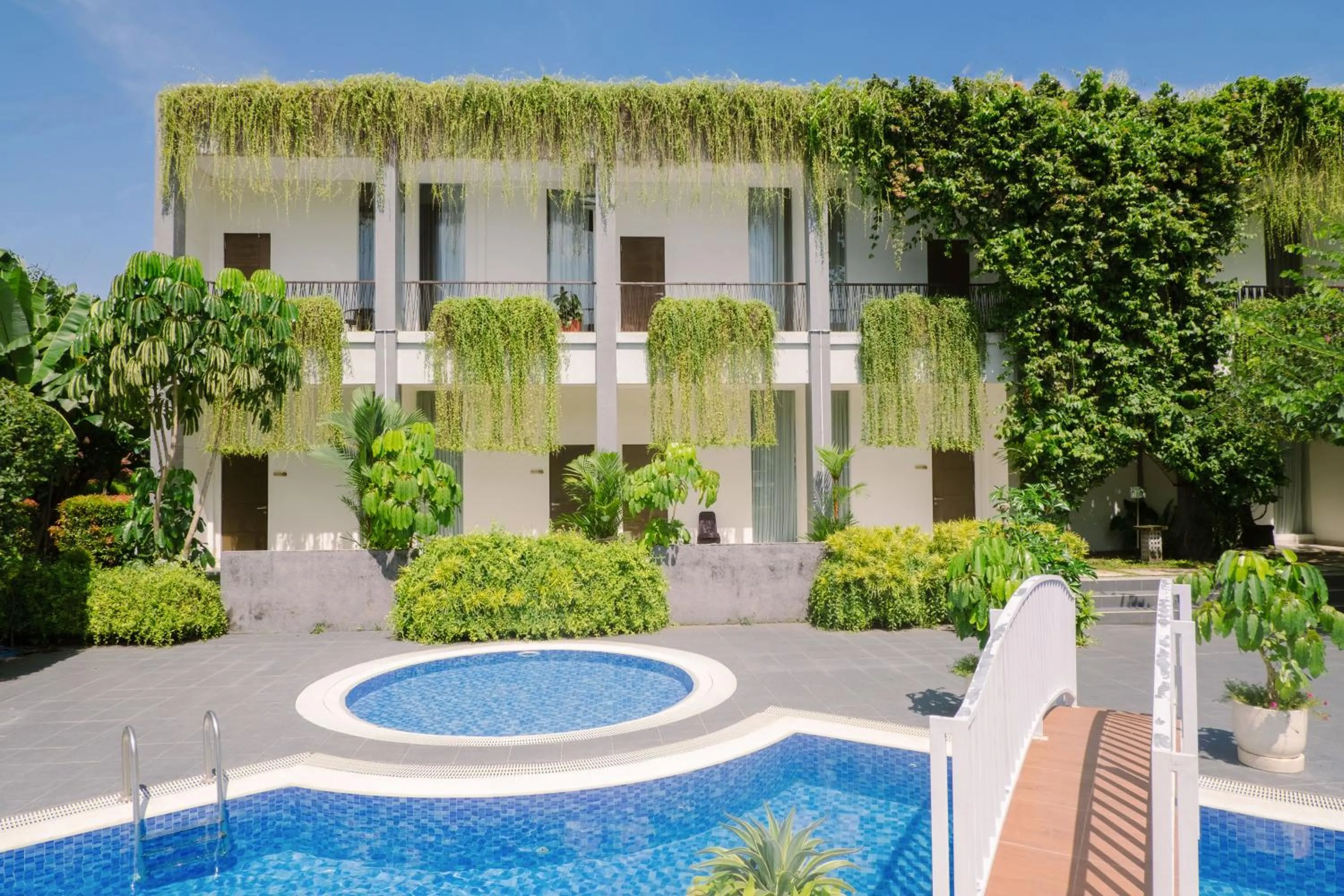 Swimming pool in Mantravana Co-Living