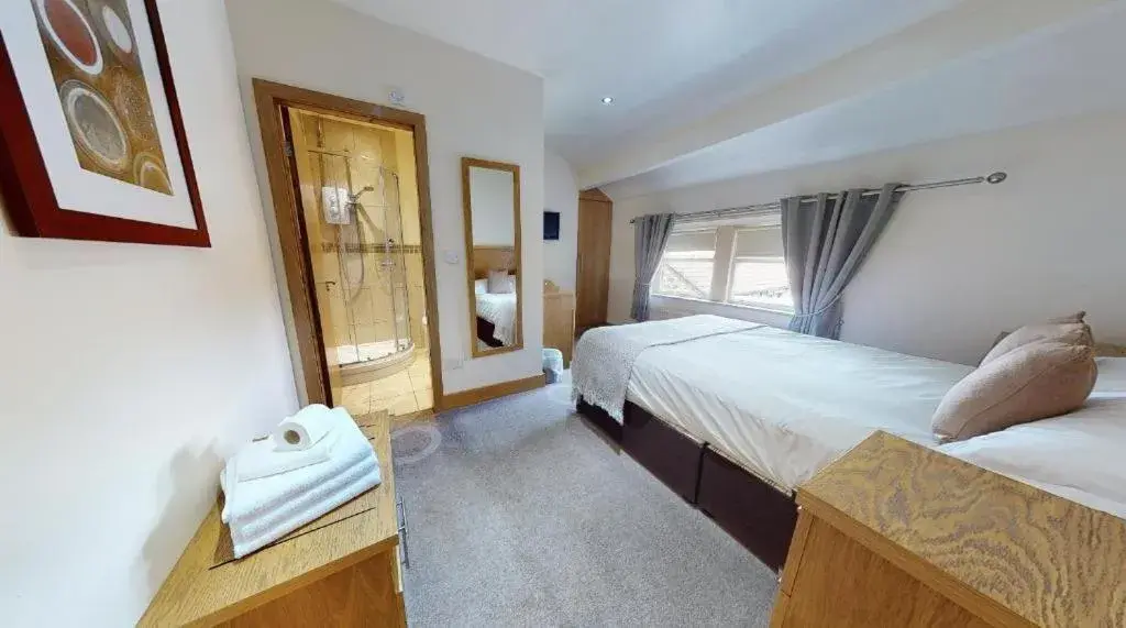 Double Room with Private Bathroom in The Horse & Farrier Double Room with Private Bathroom in The Horse & Farrier