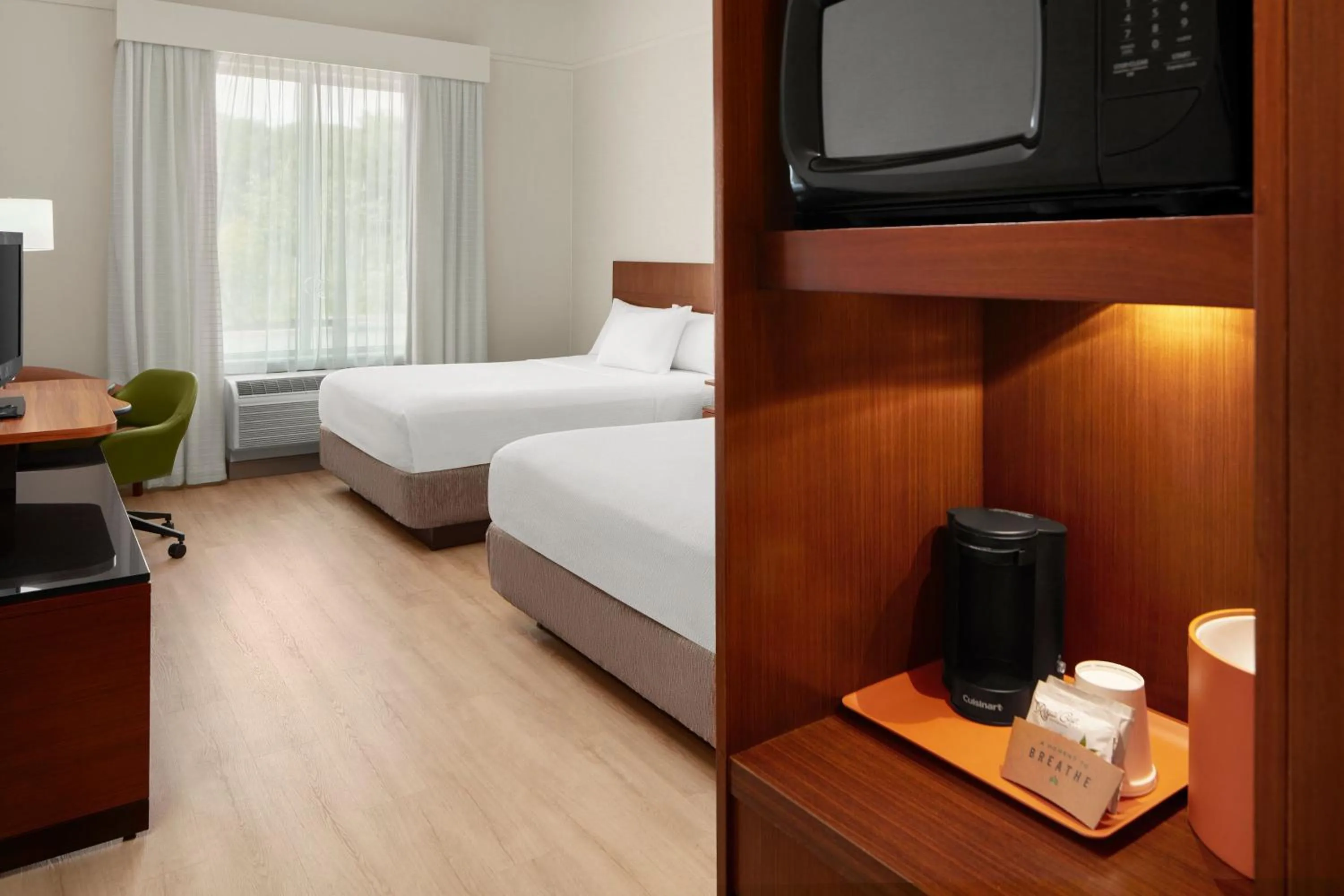 Photo of the whole room, Bed in Fairfield Inn & Suites by Marriott DuBois