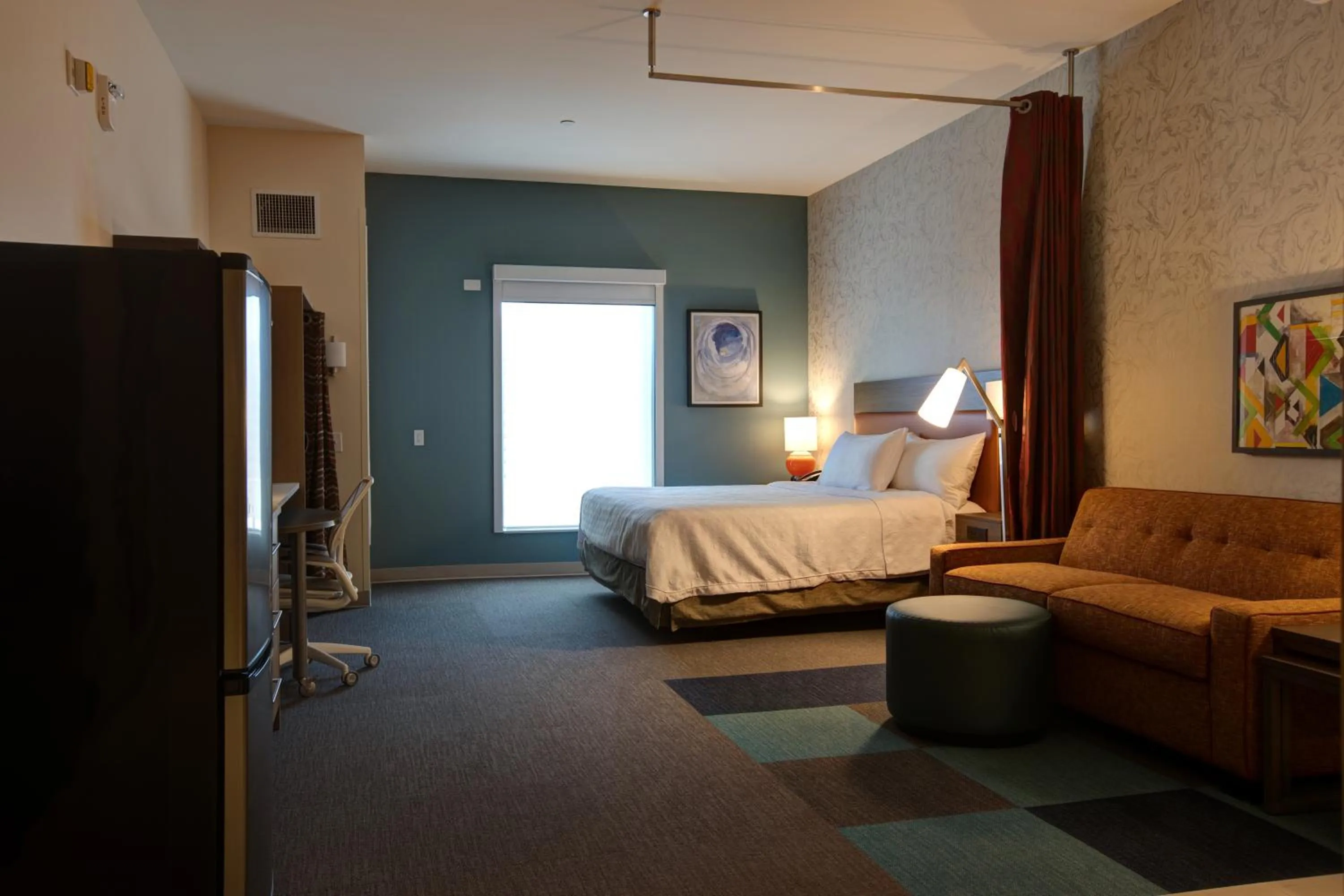 Bedroom, Bed in Home2 Suites By Hilton Charlotte Uptown