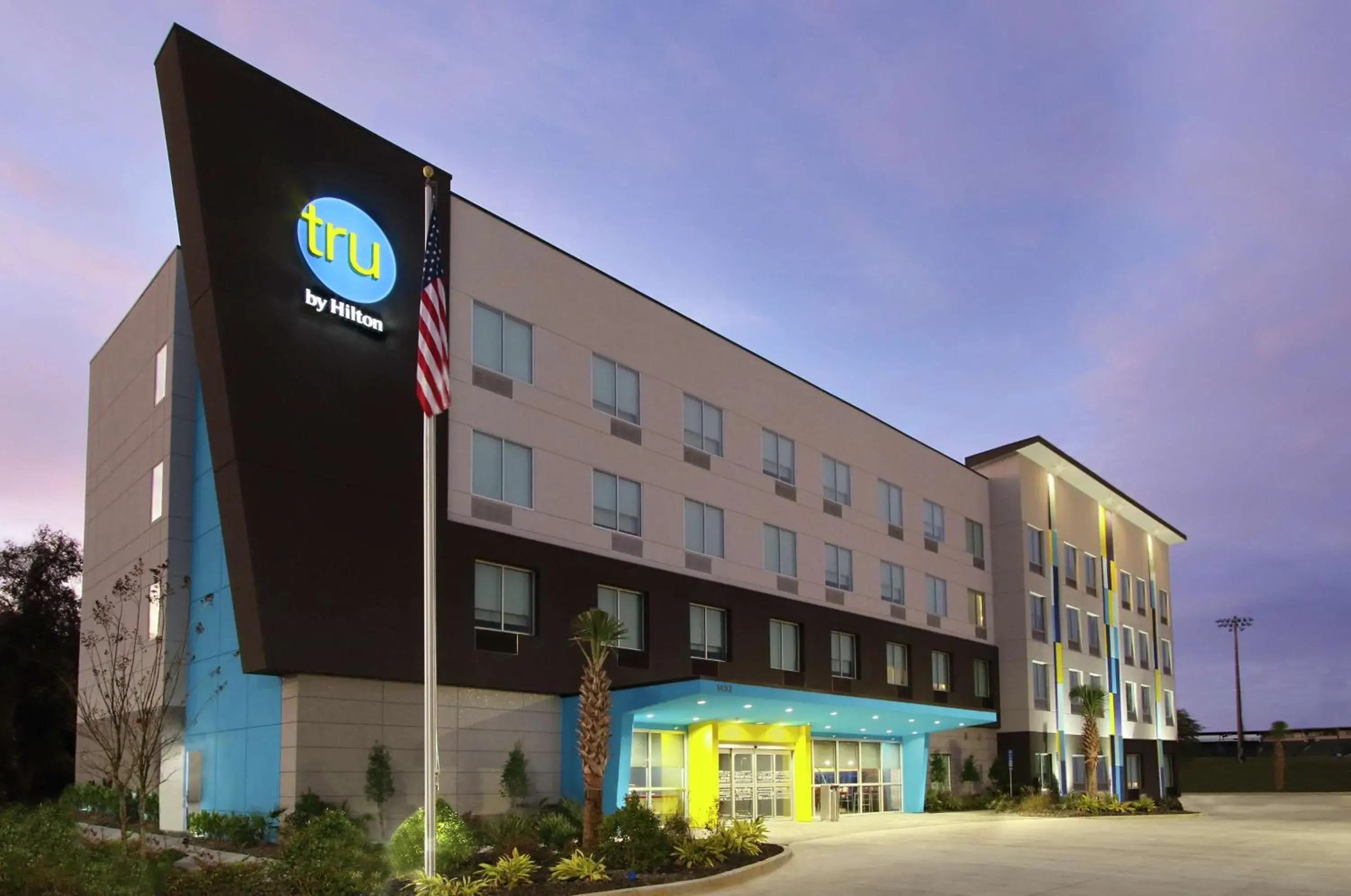 Property building in Tru By Hilton Mobile Property building in Tru By Hilton Mobile