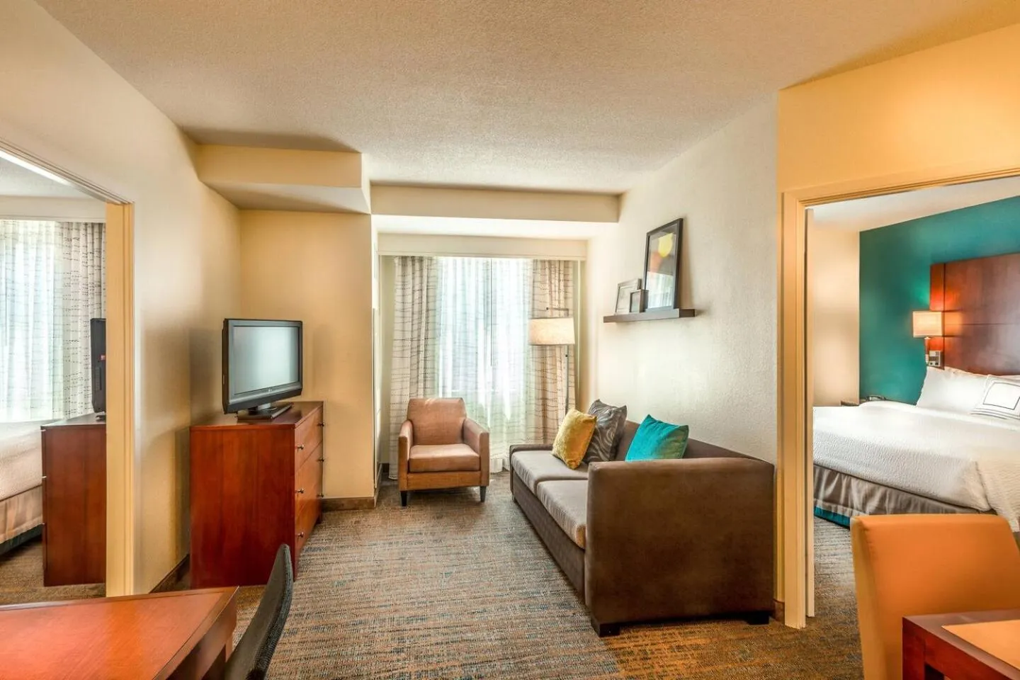 Living room, Bed in Residence Inn by Marriott Arlington Ballston