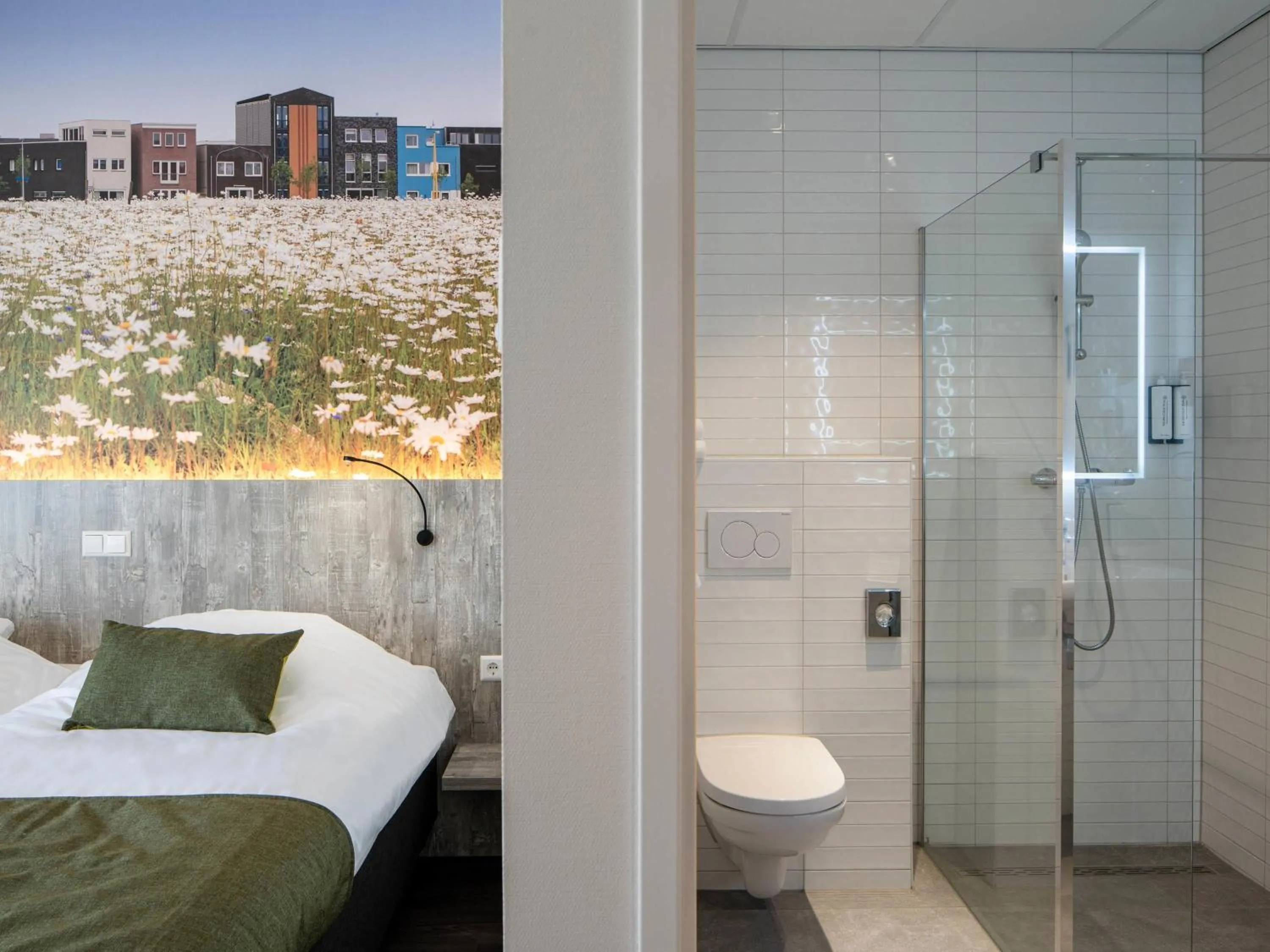 Bedroom in ibis Styles Almere