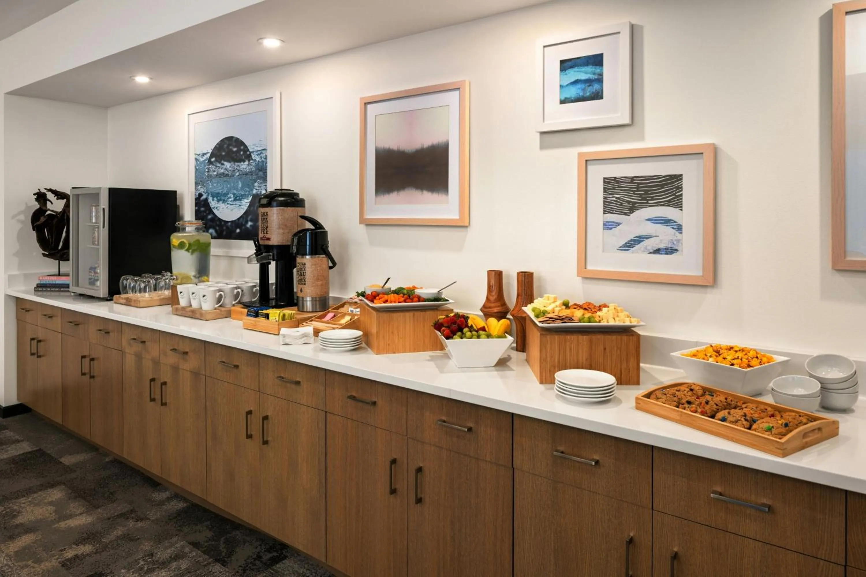 Breakfast in Element Minneapolis Downtown North Loop