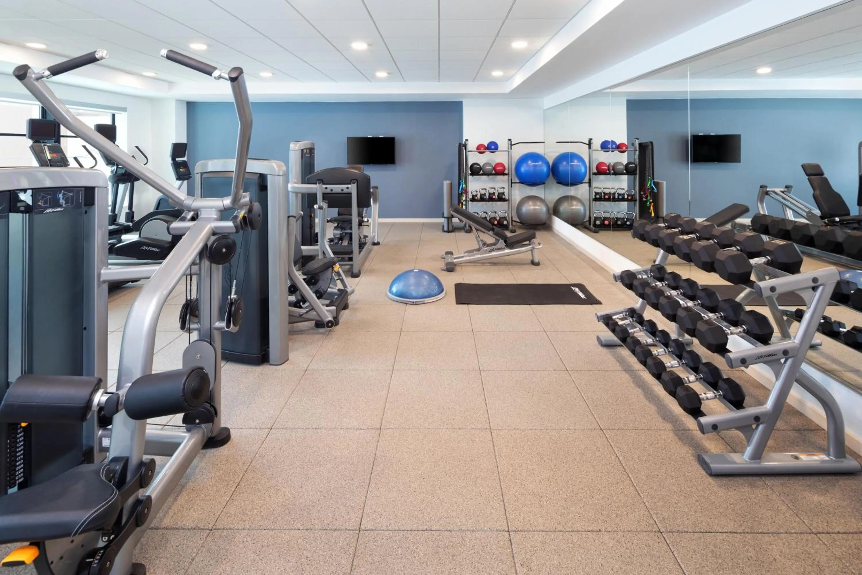 Fitness centre/facilities in Element Minneapolis Downtown North Loop