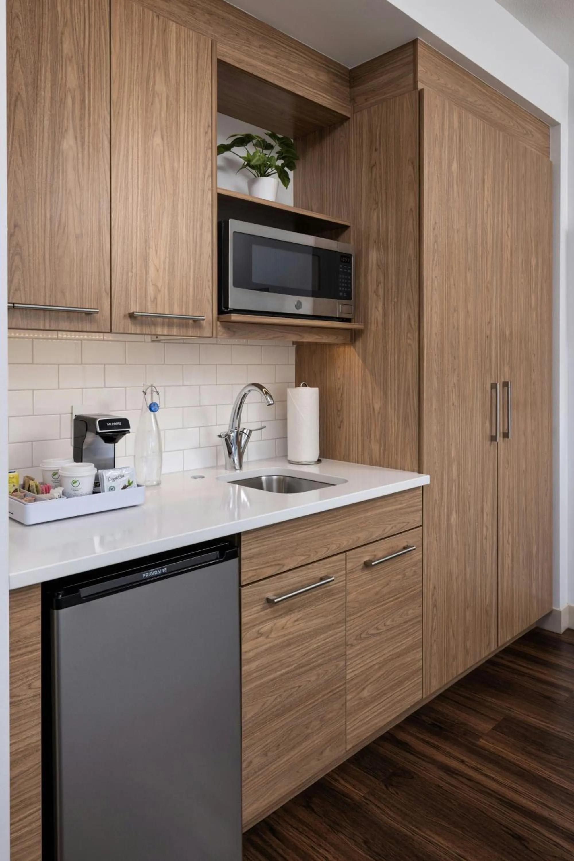 Kitchen or kitchenette in Element Minneapolis Downtown North Loop