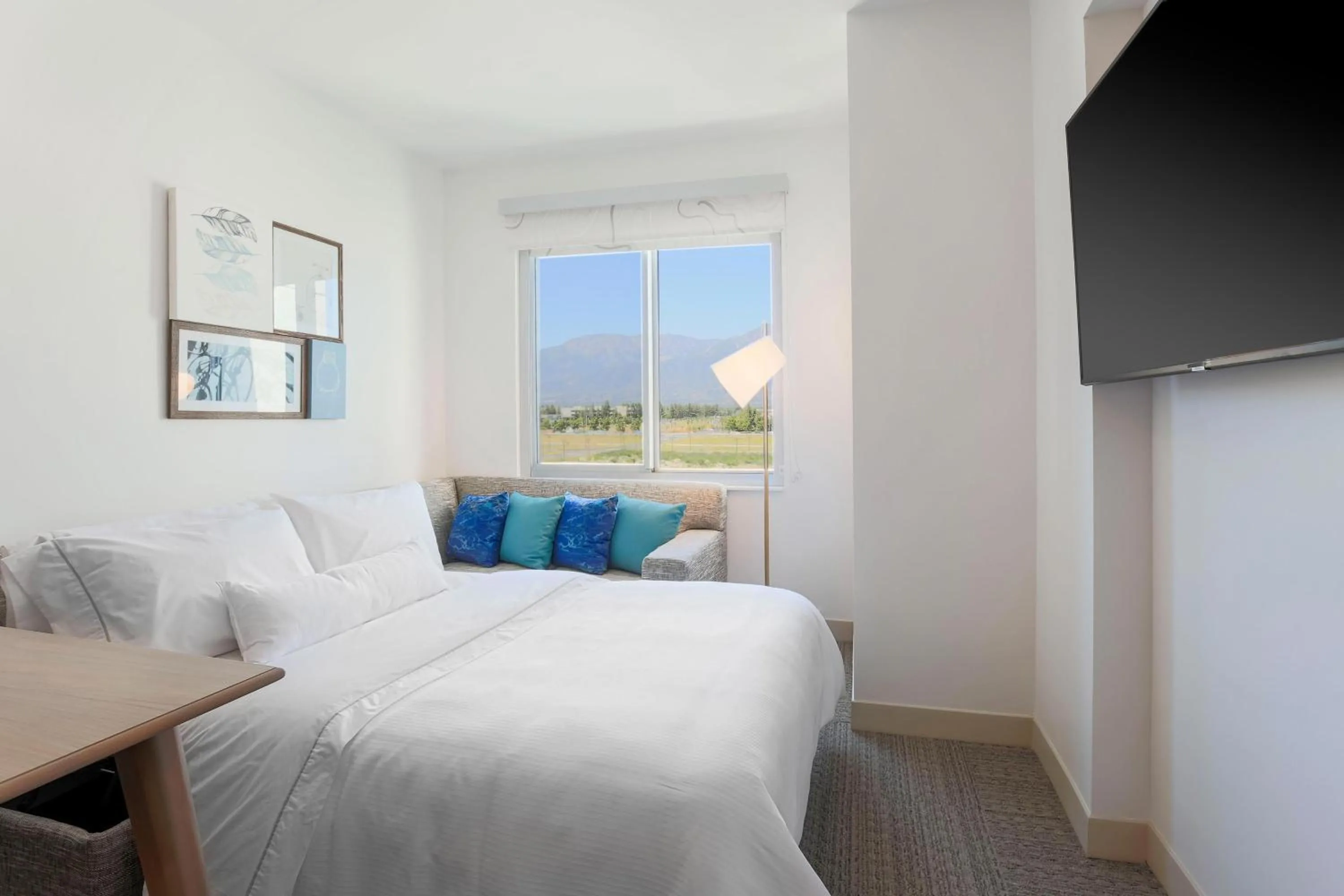 Photo of the whole room, Bed in Element Ontario Rancho Cucamonga