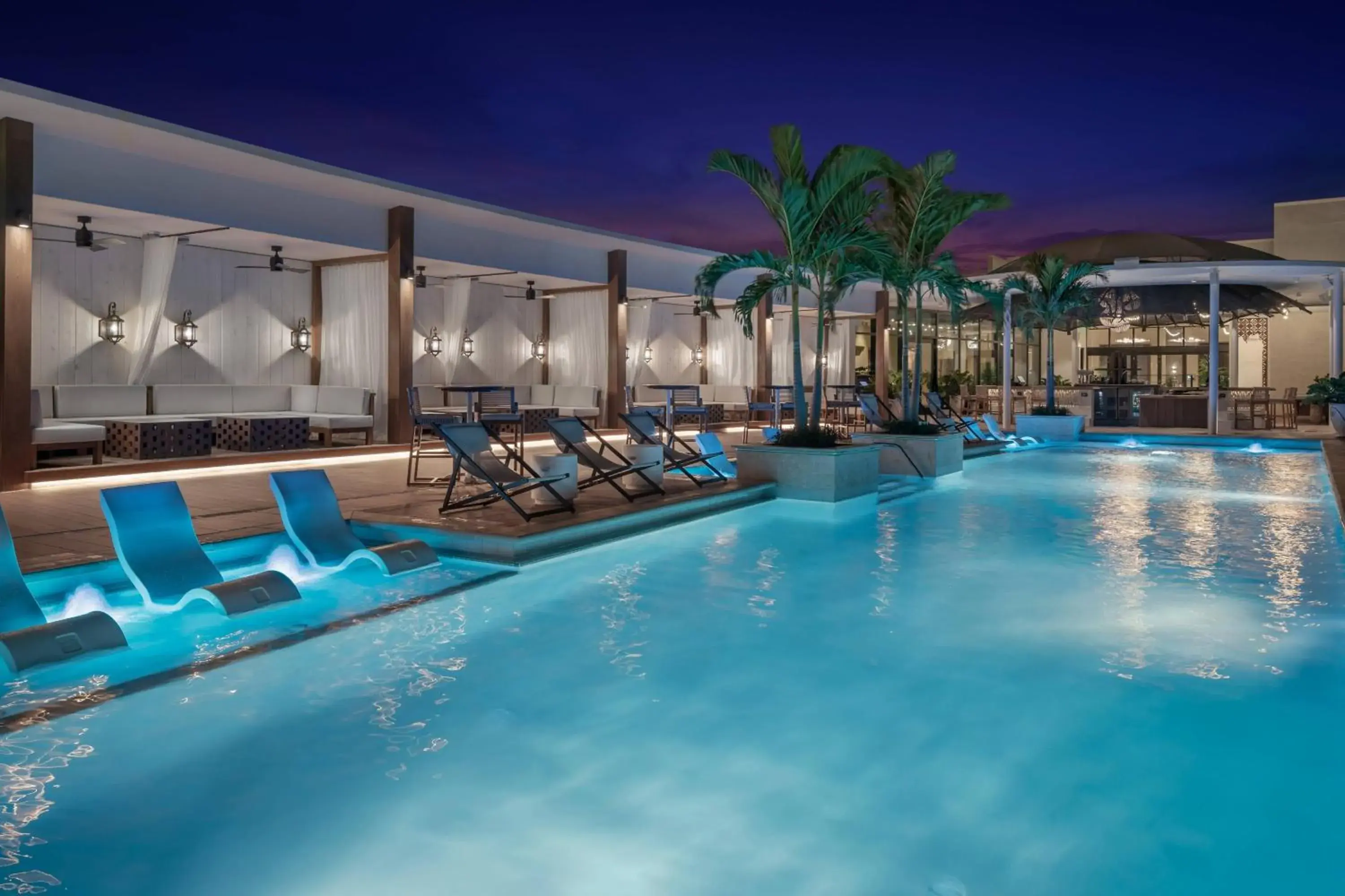 Swimming pool in The Ben, Autograph Collection Swimming pool in The Ben, Autograph Collection