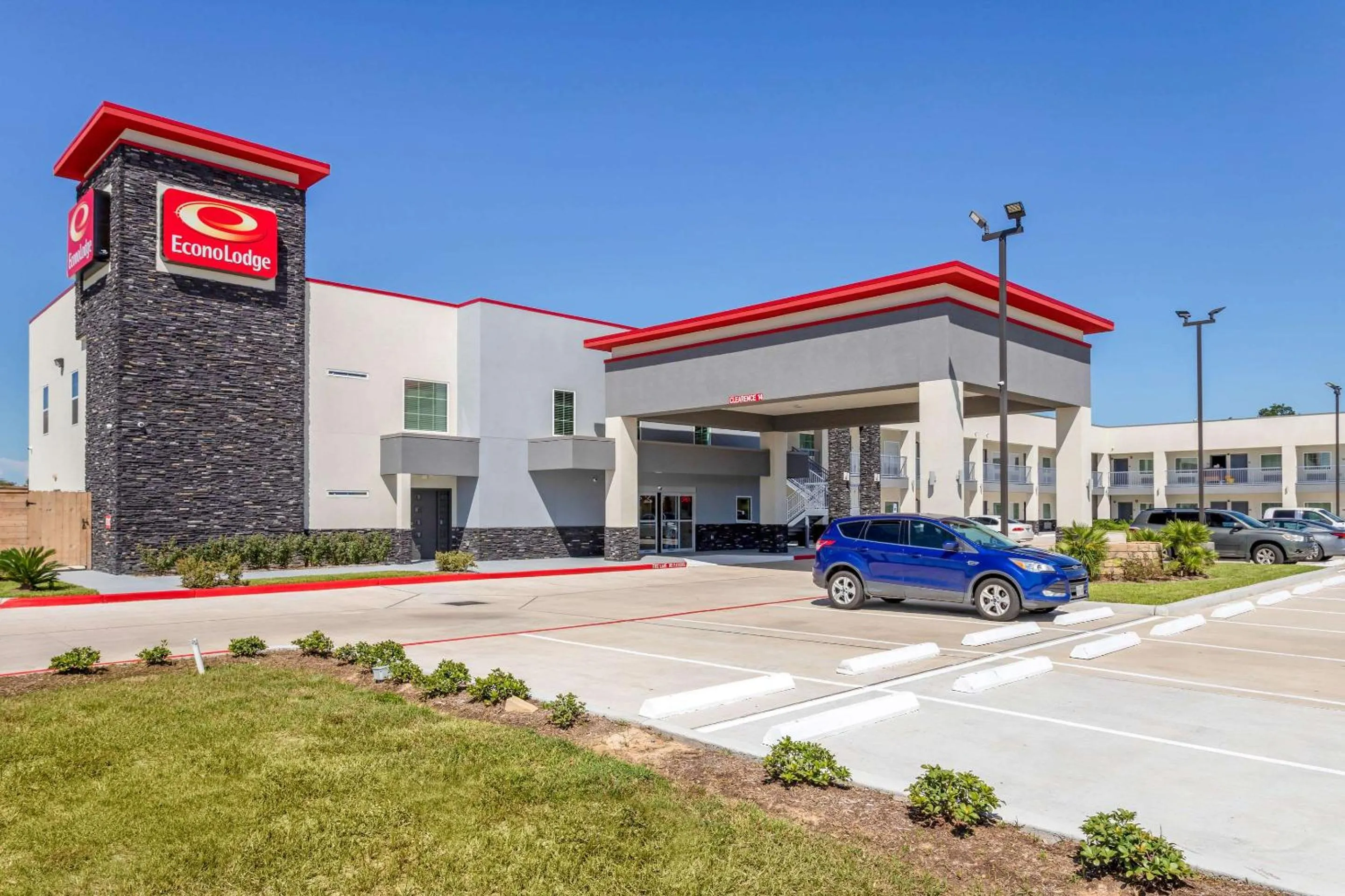 Property building in Econo Lodge Houston Northwest - Cypress