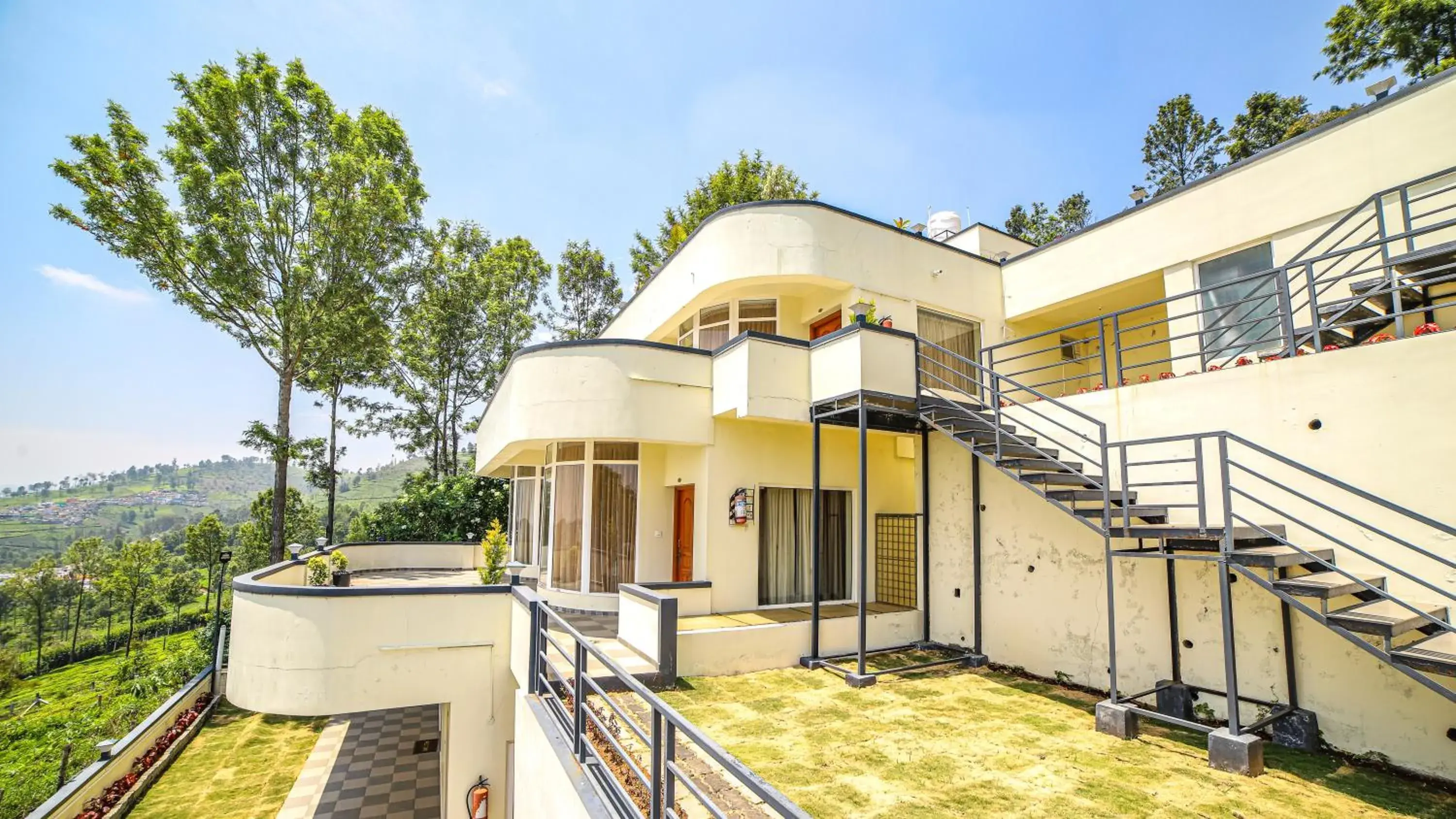 Superior King Room in Aira Residency Kothagiri by Lexstays Superior King Room in Aira Residency Kothagiri by Lexstays