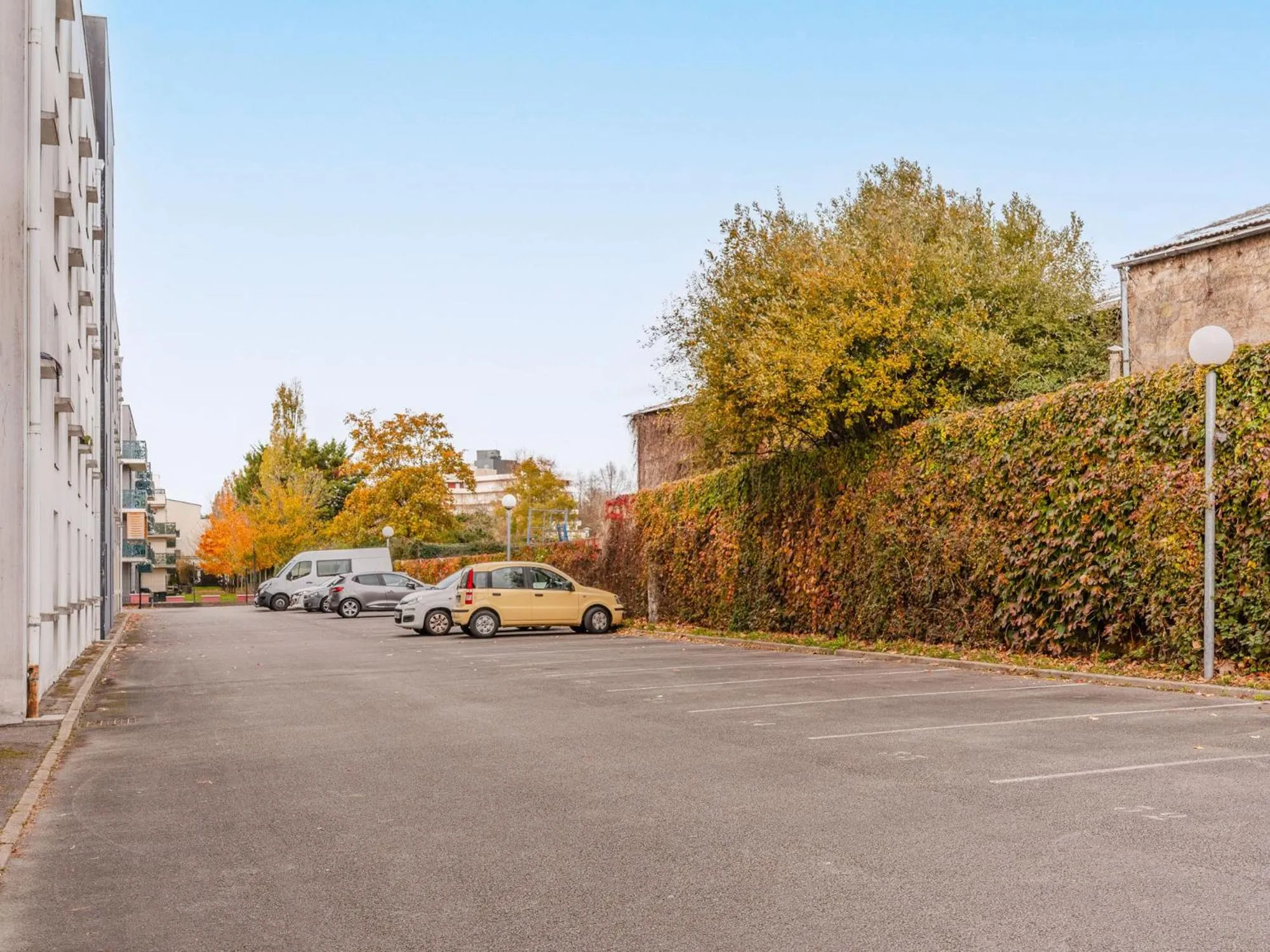 Parking in Séjours & Affaires Nantes La Beaujoire