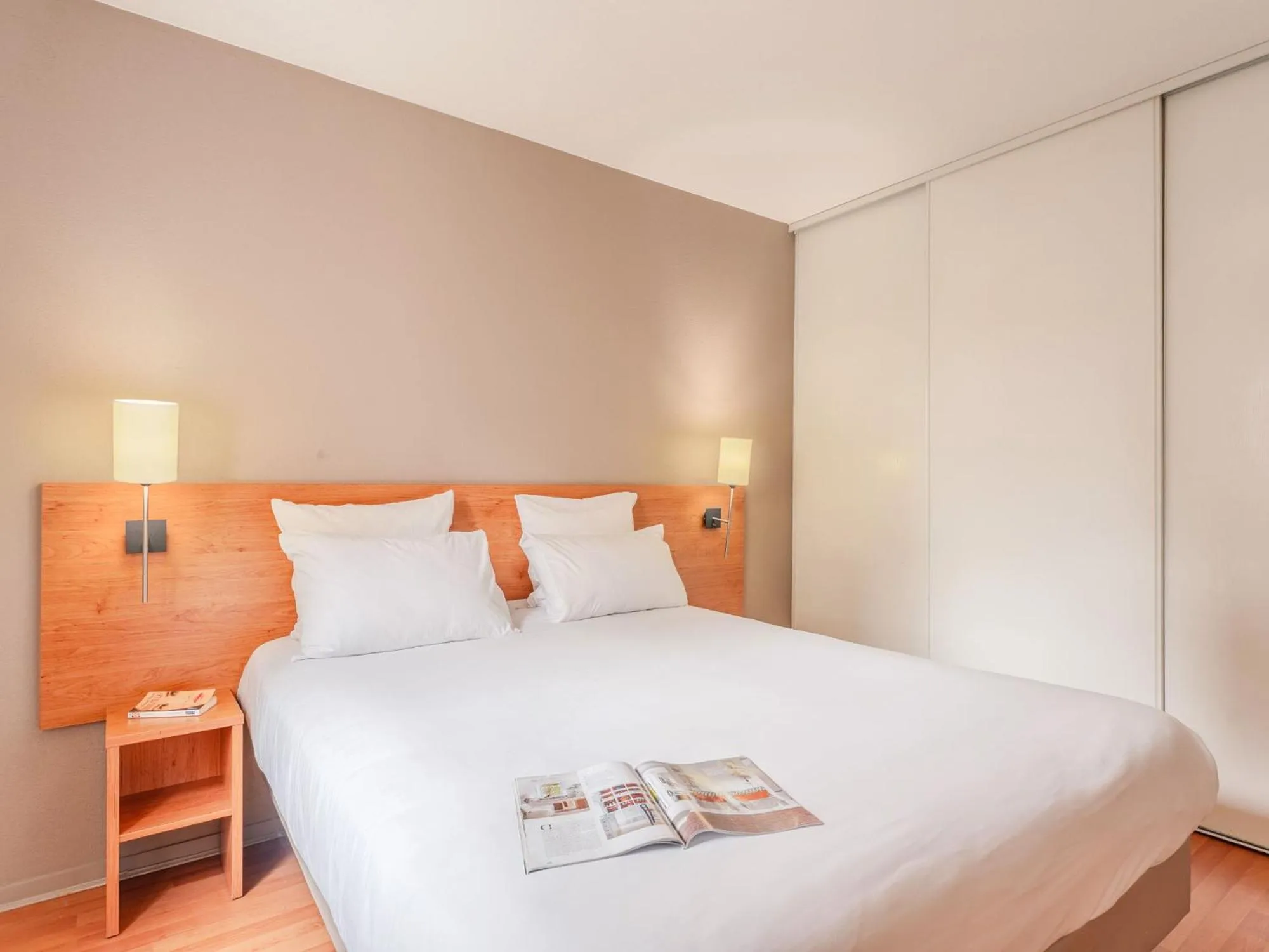 Bedroom, Bed in Séjours & Affaires Nantes La Beaujoire