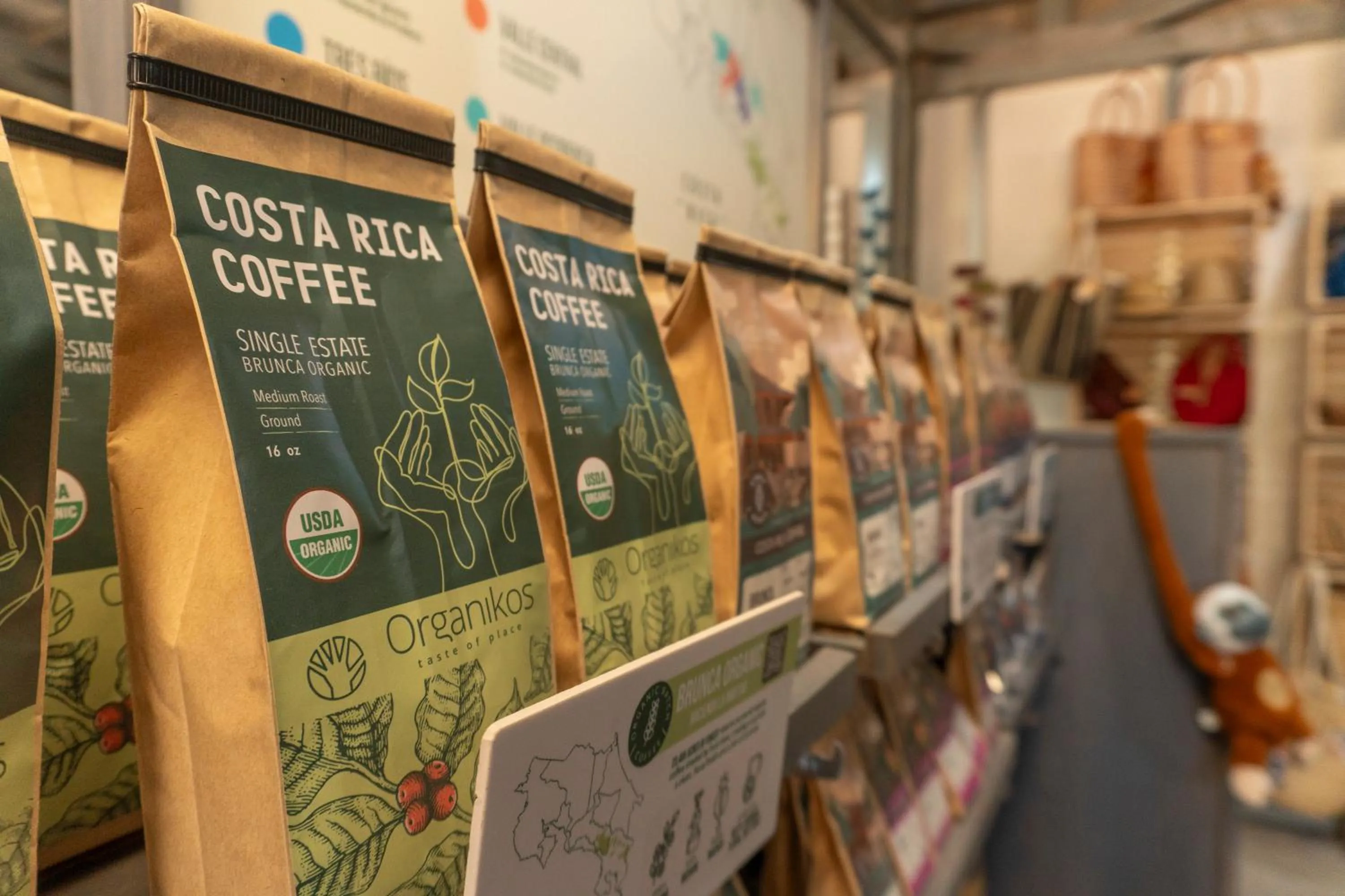 On-site shops in Capitán Suizo Beachfront Boutique Hotel