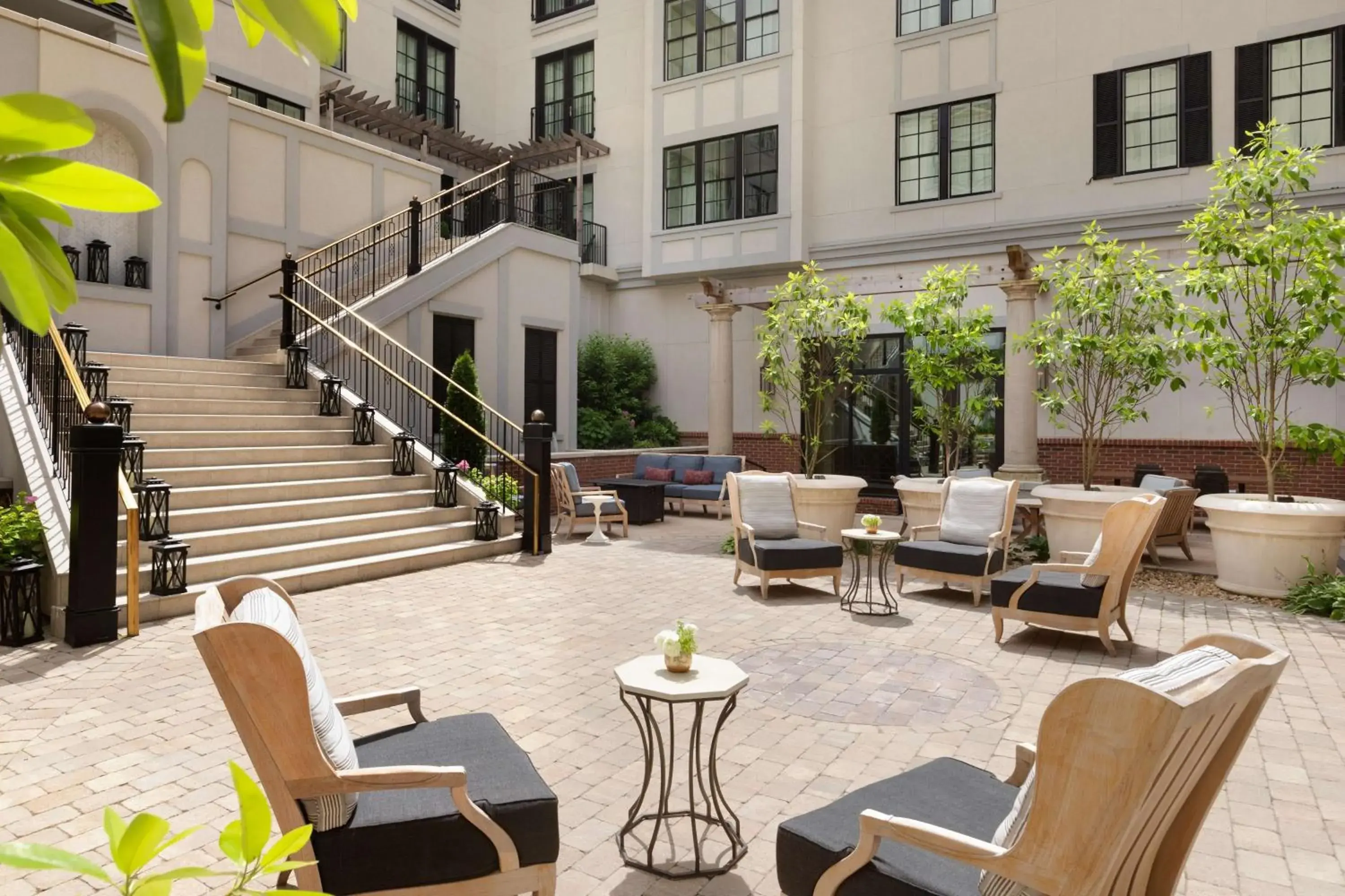 Inner courtyard view in The Harpeth Franklin Downtown, Curio Collection by Hilton Inner courtyard view in The Harpeth Franklin Downtown, Curio Collection by Hilton