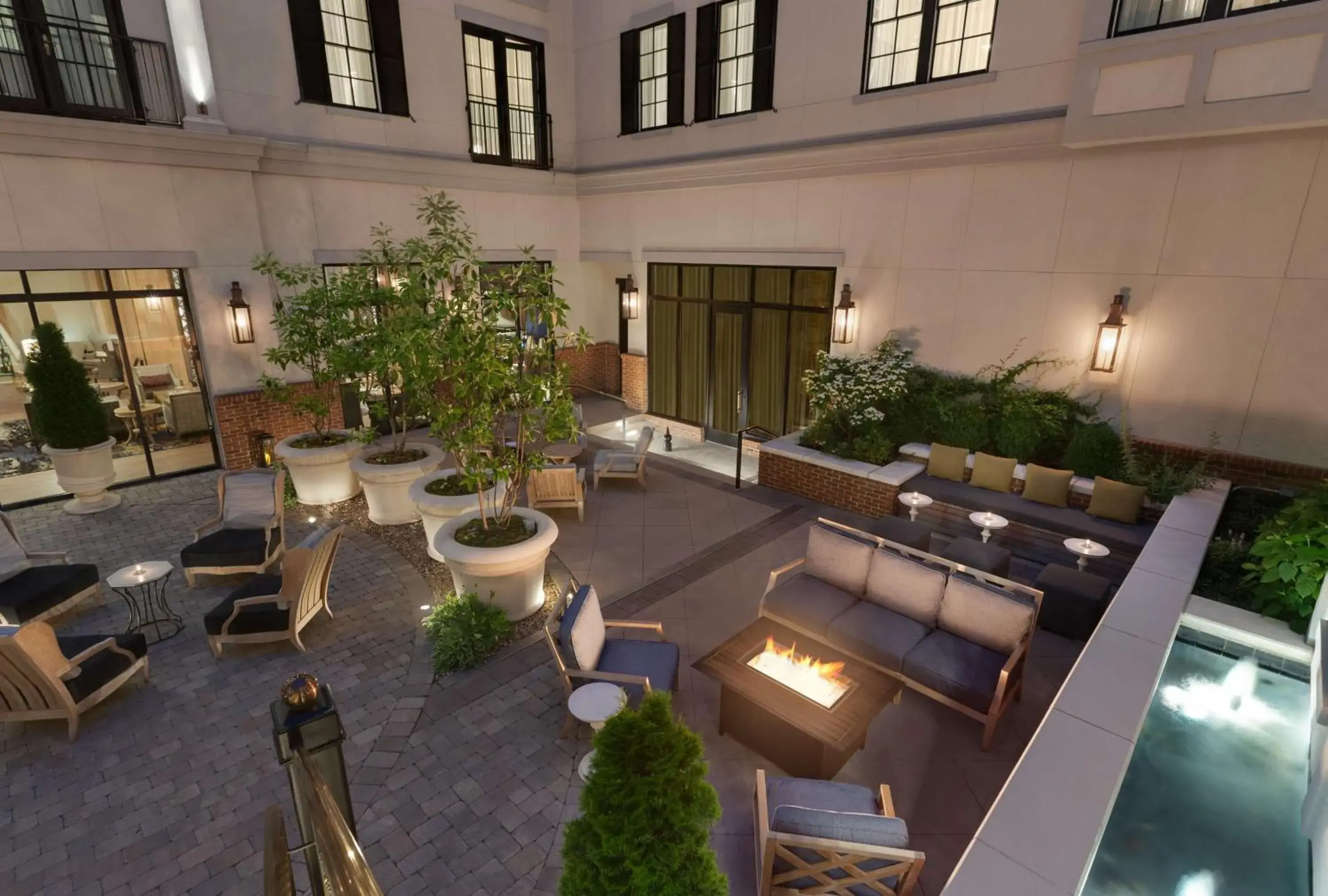 Inner courtyard view in The Harpeth Franklin Downtown, Curio Collection by Hilton Inner courtyard view in The Harpeth Franklin Downtown, Curio Collection by Hilton