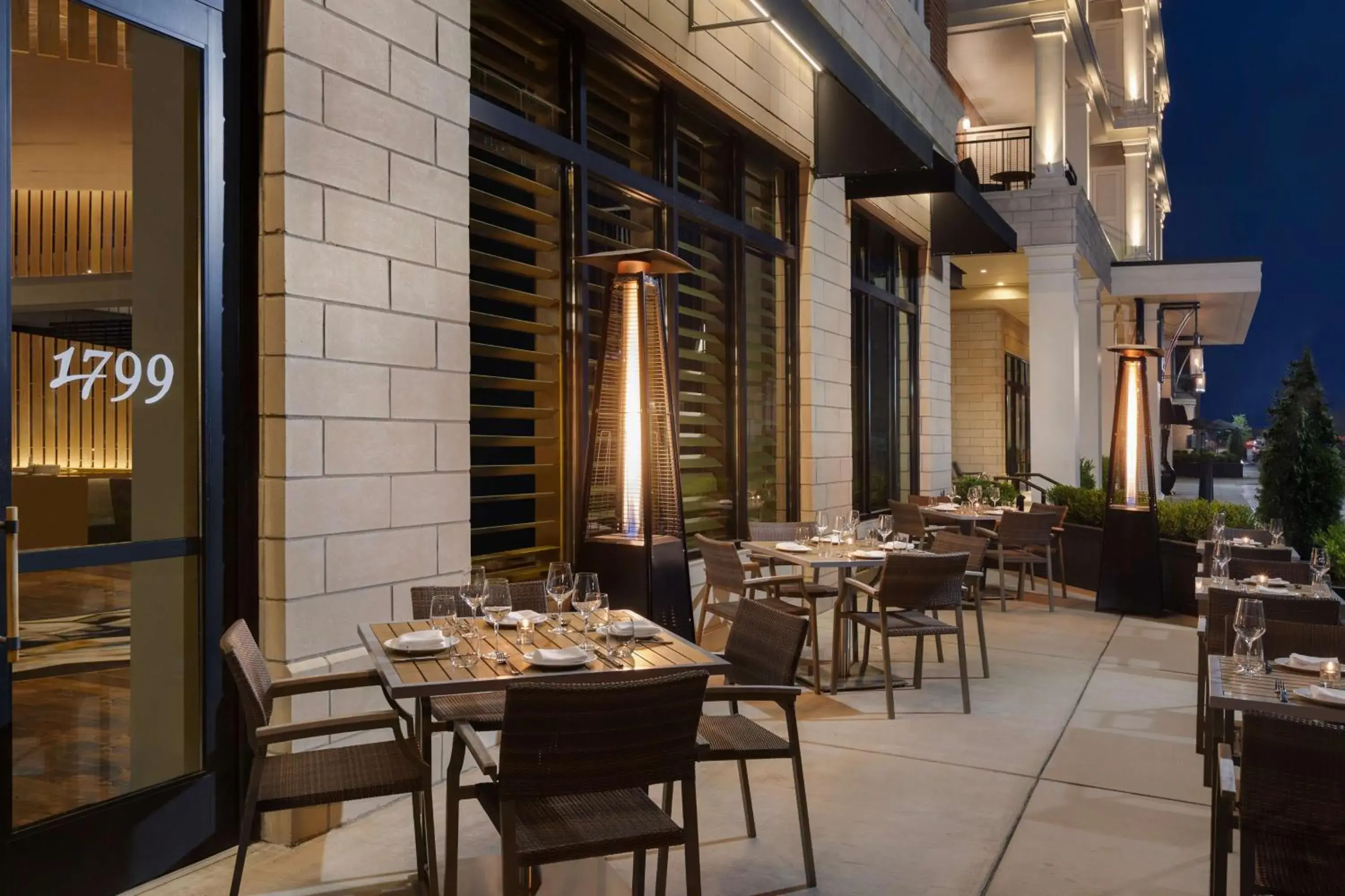 Restaurant/places to eat in The Harpeth Franklin Downtown, Curio Collection by Hilton Restaurant/places to eat in The Harpeth Franklin Downtown, Curio Collection by Hilton