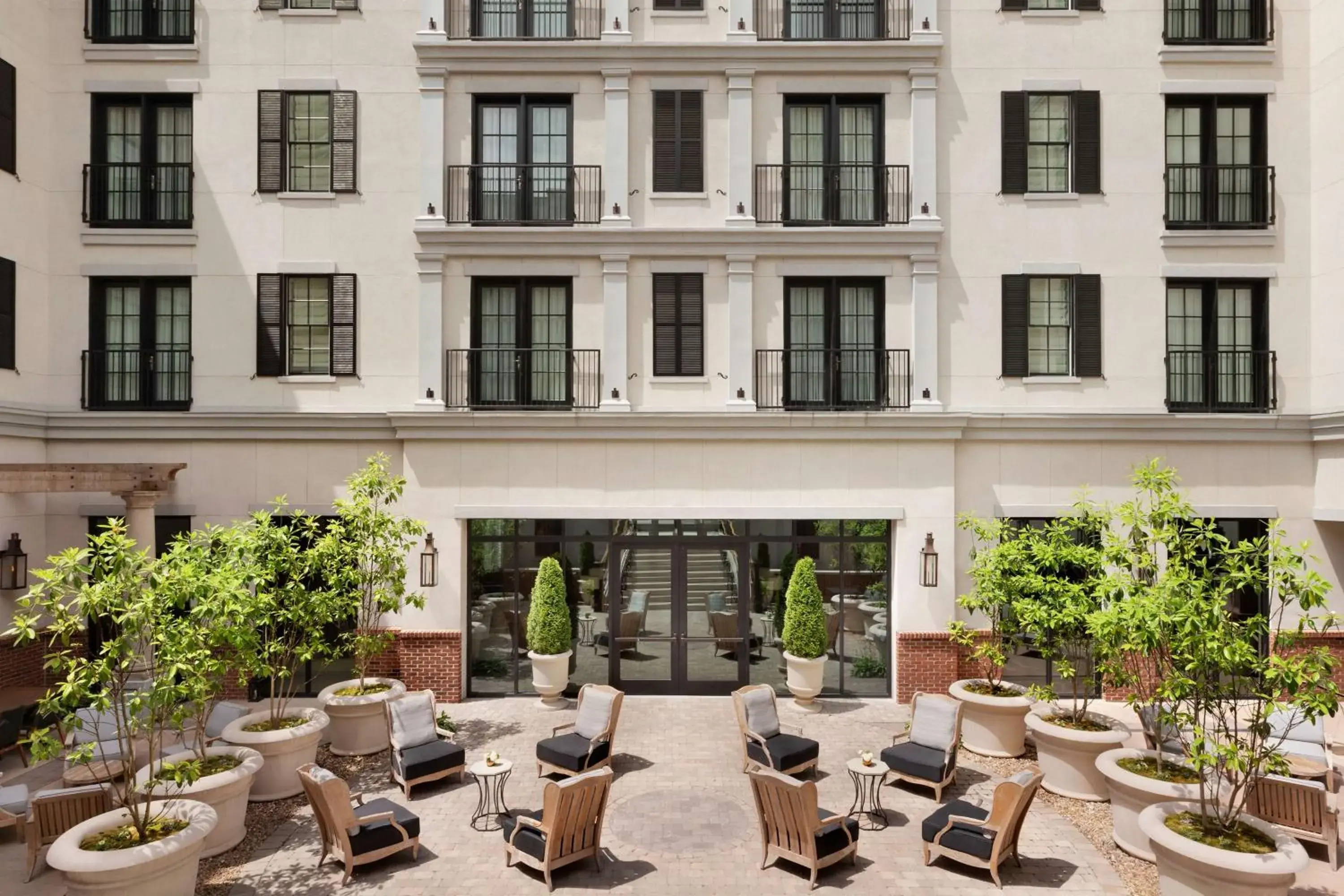 Inner courtyard view in The Harpeth Franklin Downtown, Curio Collection by Hilton Inner courtyard view in The Harpeth Franklin Downtown, Curio Collection by Hilton