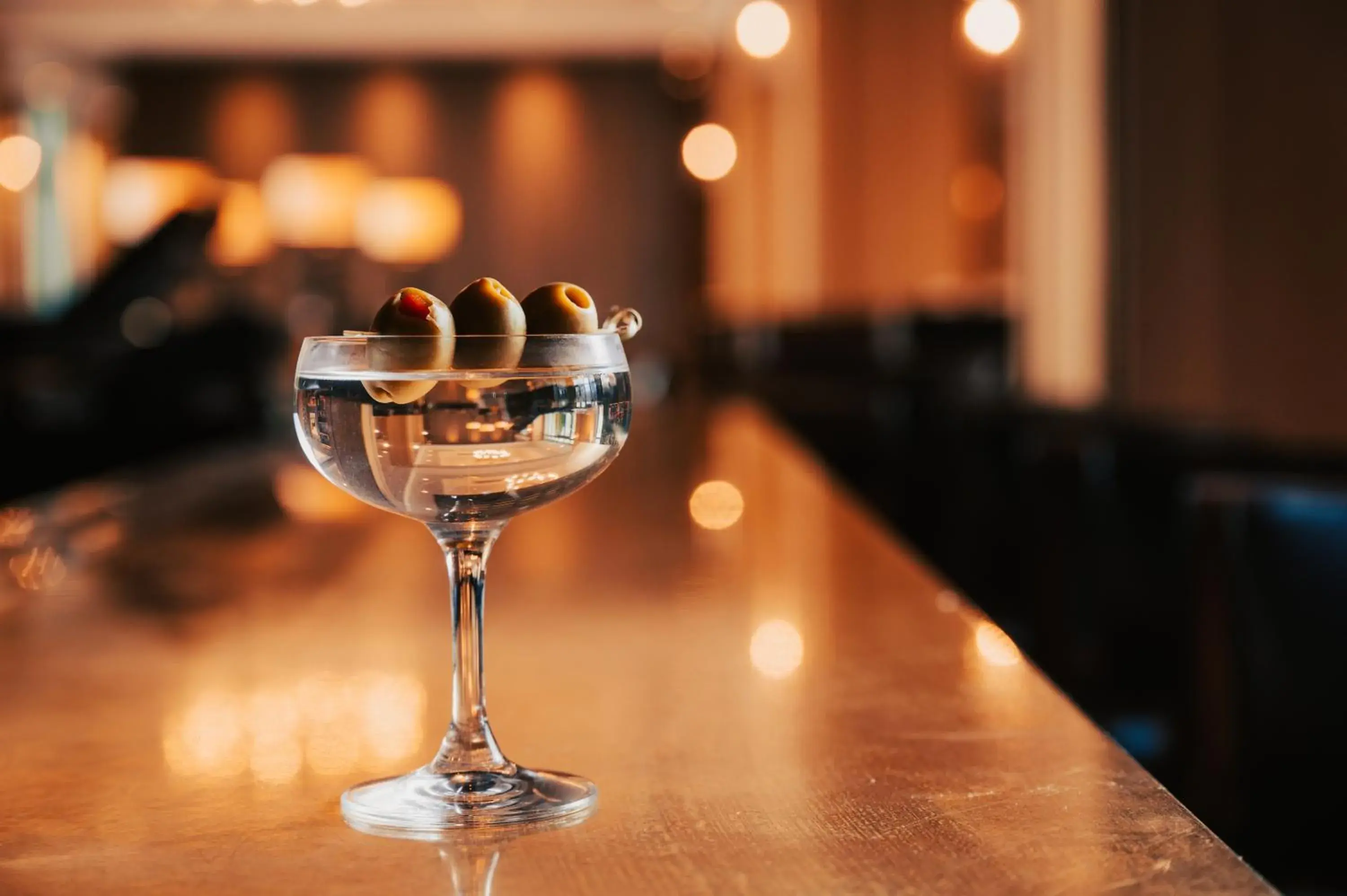 Lounge or bar in The Harpeth Franklin Downtown, Curio Collection by Hilton Lounge or bar in The Harpeth Franklin Downtown, Curio Collection by Hilton