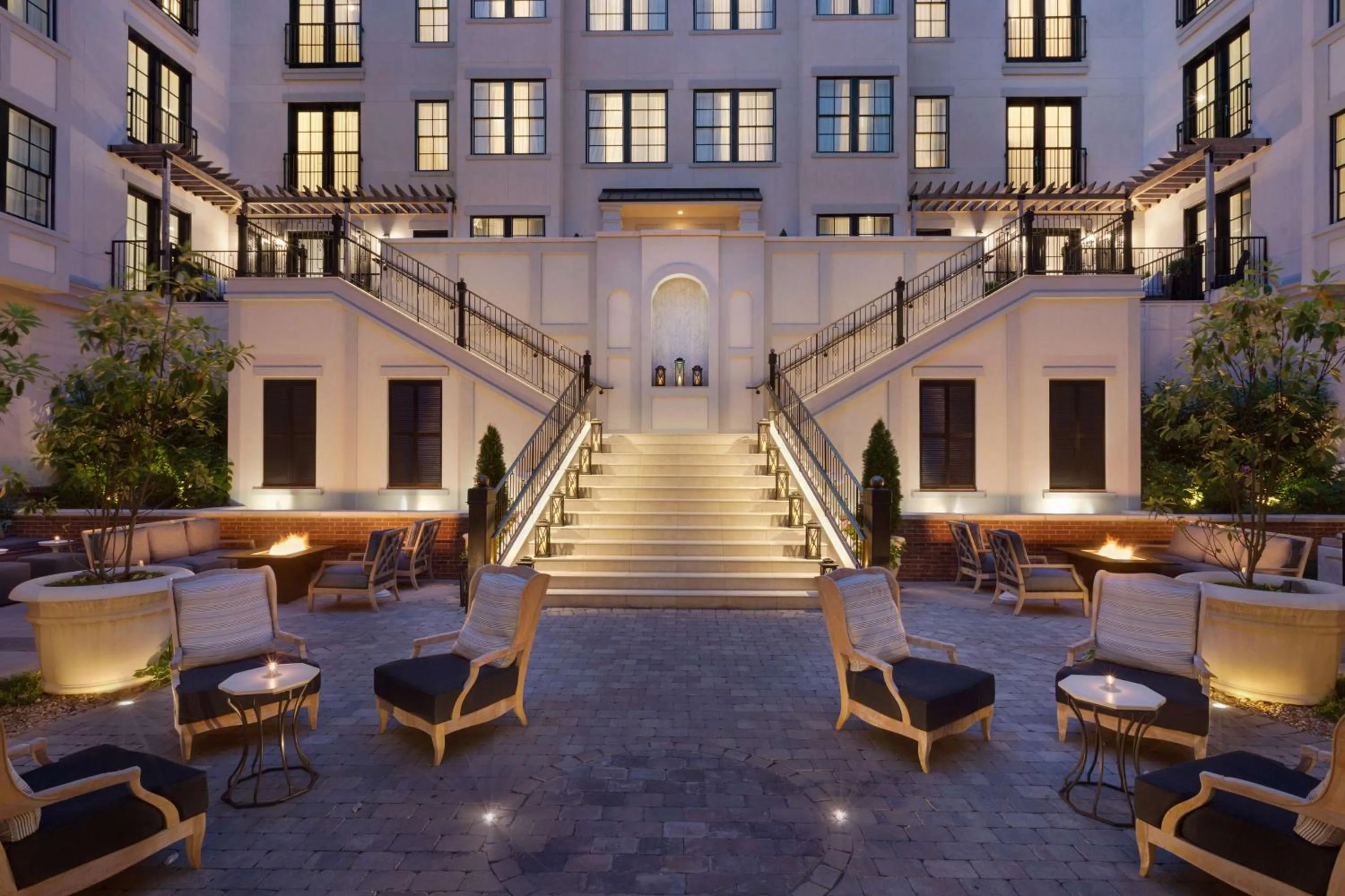 Inner courtyard view in The Harpeth Franklin Downtown, Curio Collection by Hilton