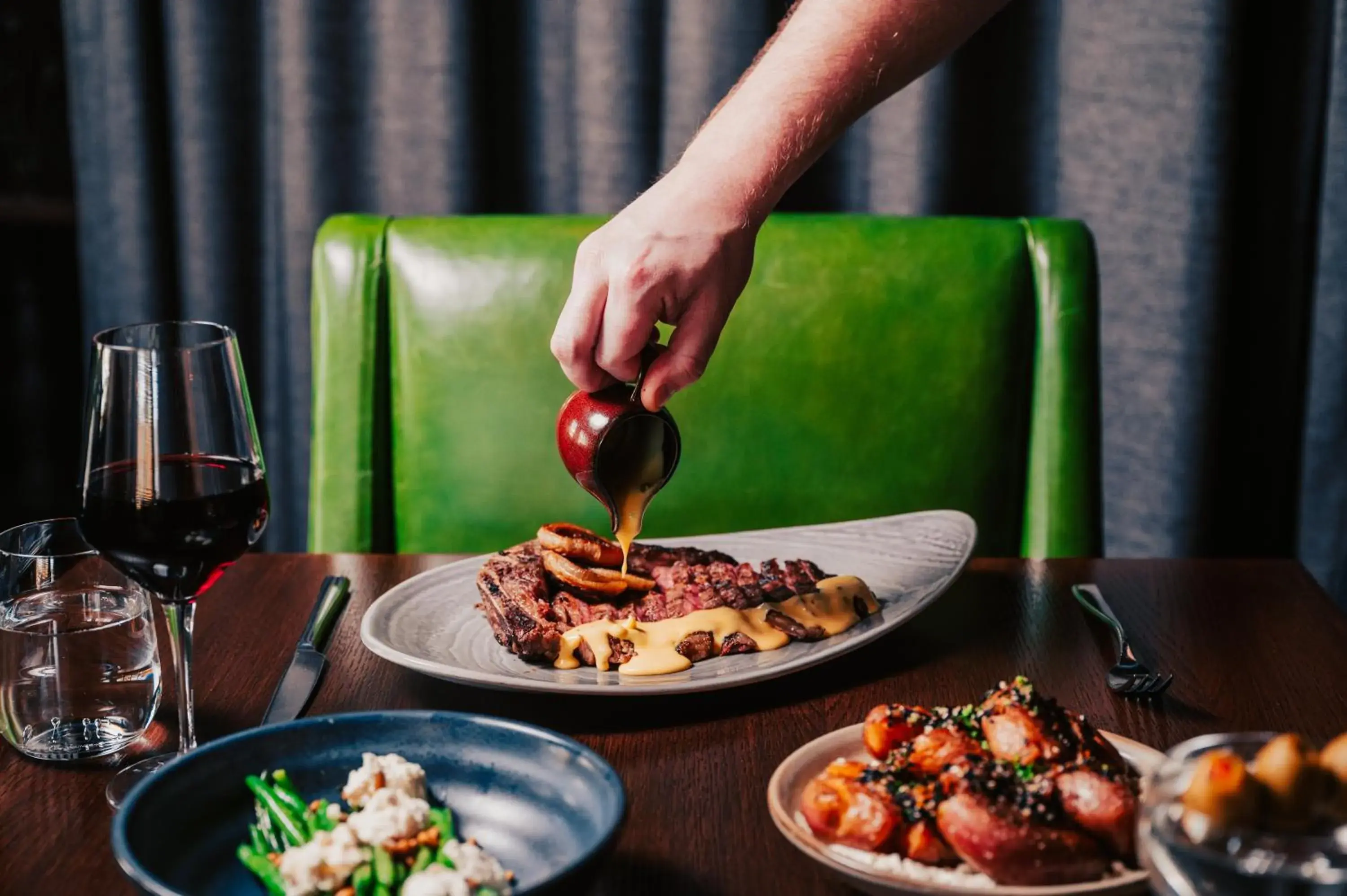 Restaurant/places to eat in The Harpeth Franklin Downtown, Curio Collection by Hilton Restaurant/places to eat in The Harpeth Franklin Downtown, Curio Collection by Hilton