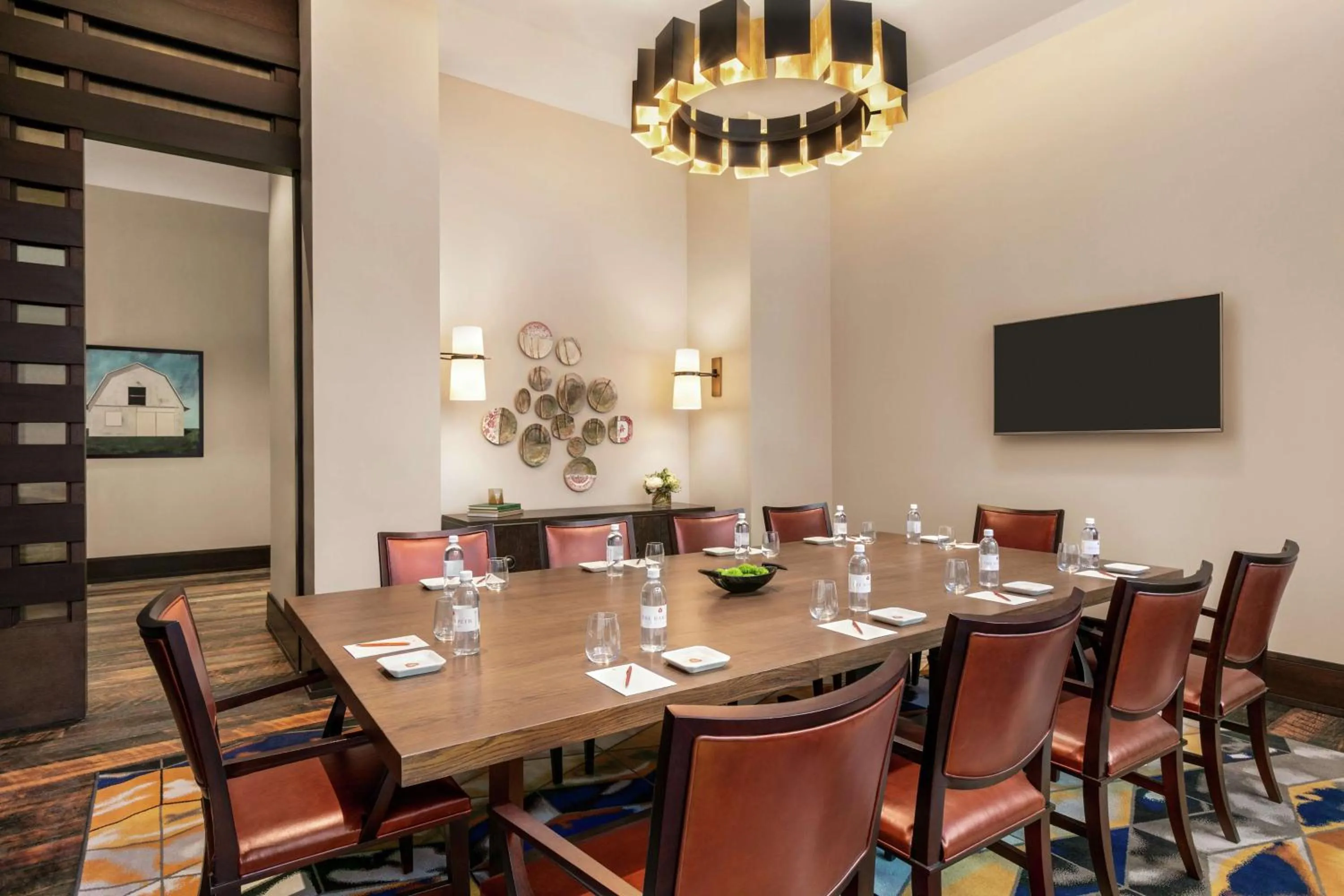 Dining area in The Harpeth Franklin Downtown, Curio Collection by Hilton