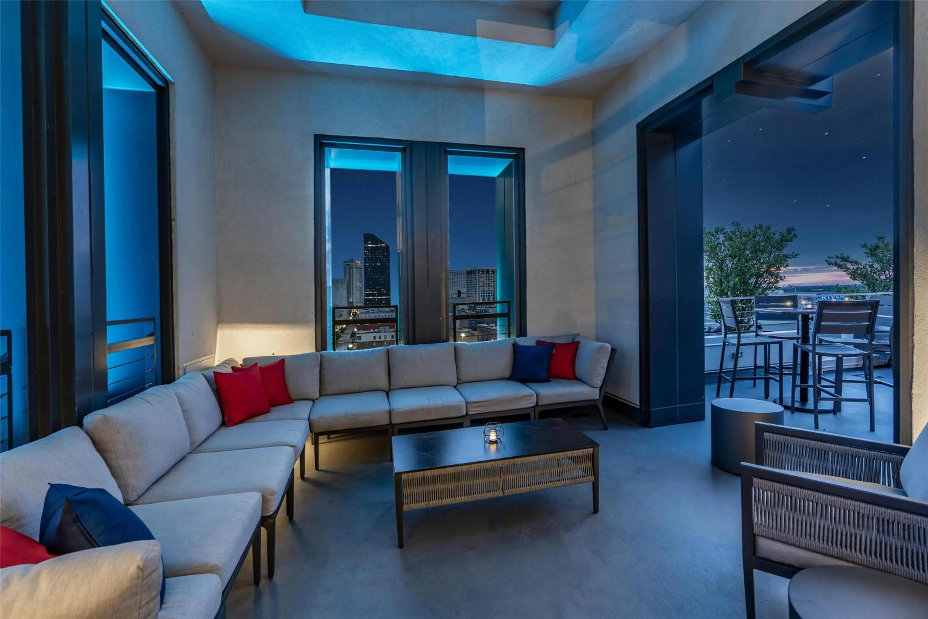 Restaurant/places to eat in The Higgins Hotel New Orleans, Curio Collection by Hilton