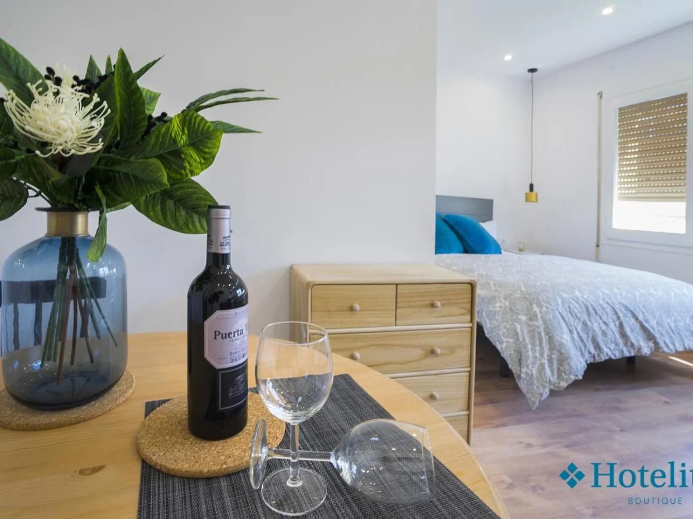 Decorative detail, Bed in Hotelito Boutique Badalona Mar