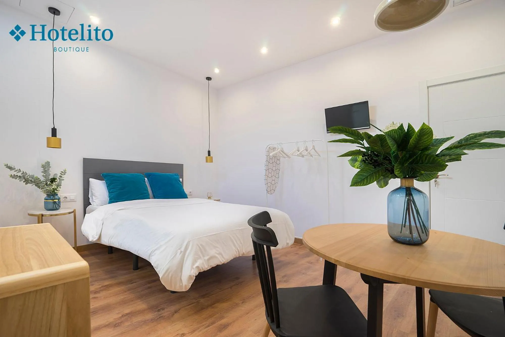 Bedroom, Bed in Hotelito Boutique Badalona Mar