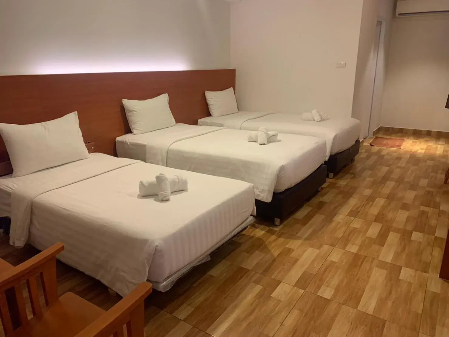 Superior Triple Room in Don Mueang Place Hotel Superior Triple Room in Don Mueang Place Hotel