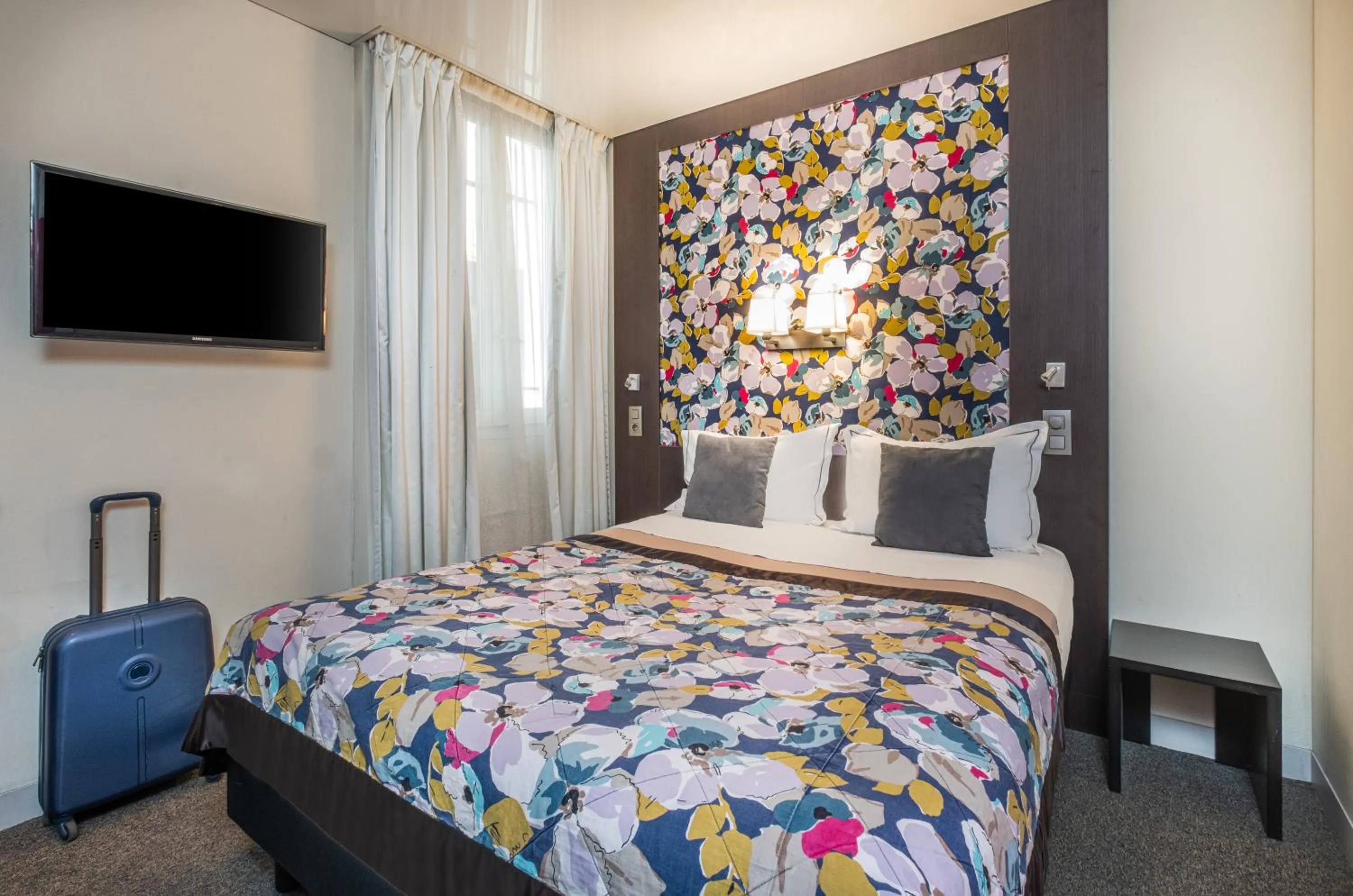 Bedroom, Bed in Hôtel Du Vieux Saule