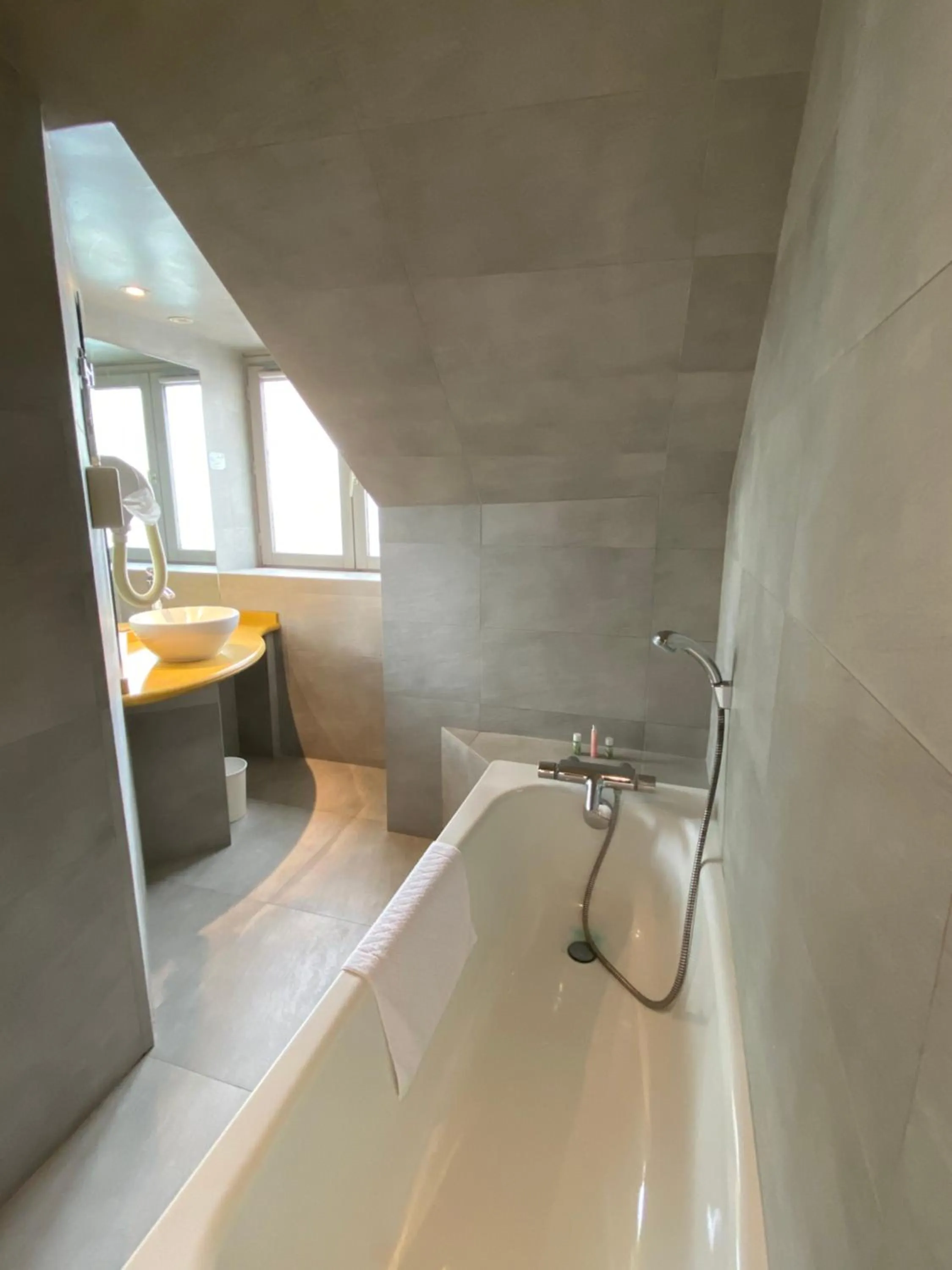 Bathroom in Hôtel Du Vieux Saule