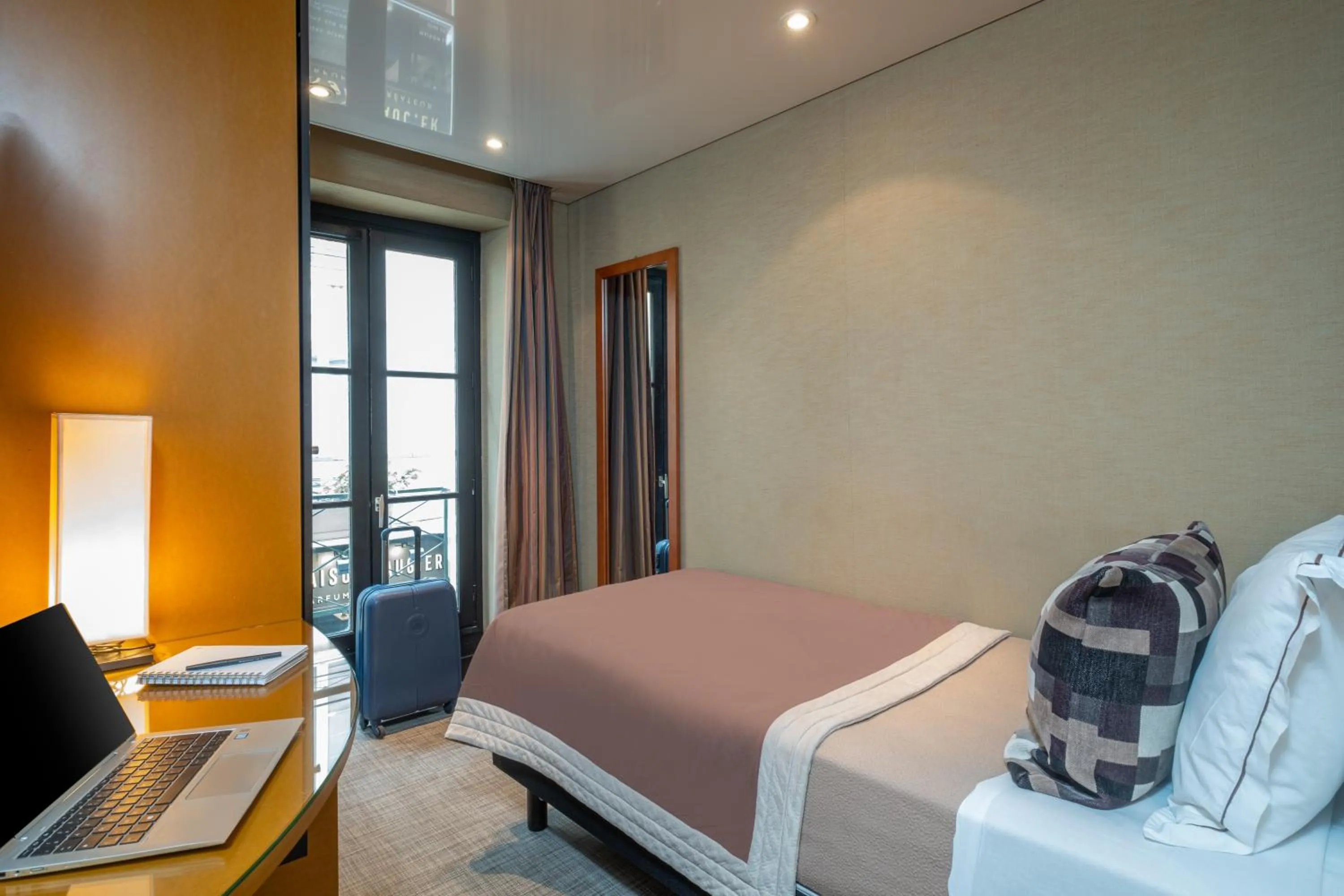 Bedroom, Bed in Hôtel Du Vieux Saule