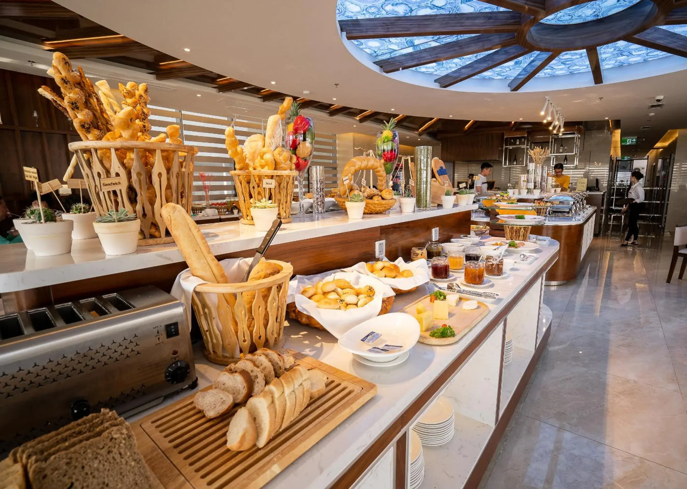 Restaurant/places to eat in Maximilan Danang Beach Hotel Restaurant/places to eat in Maximilan Danang Beach Hotel