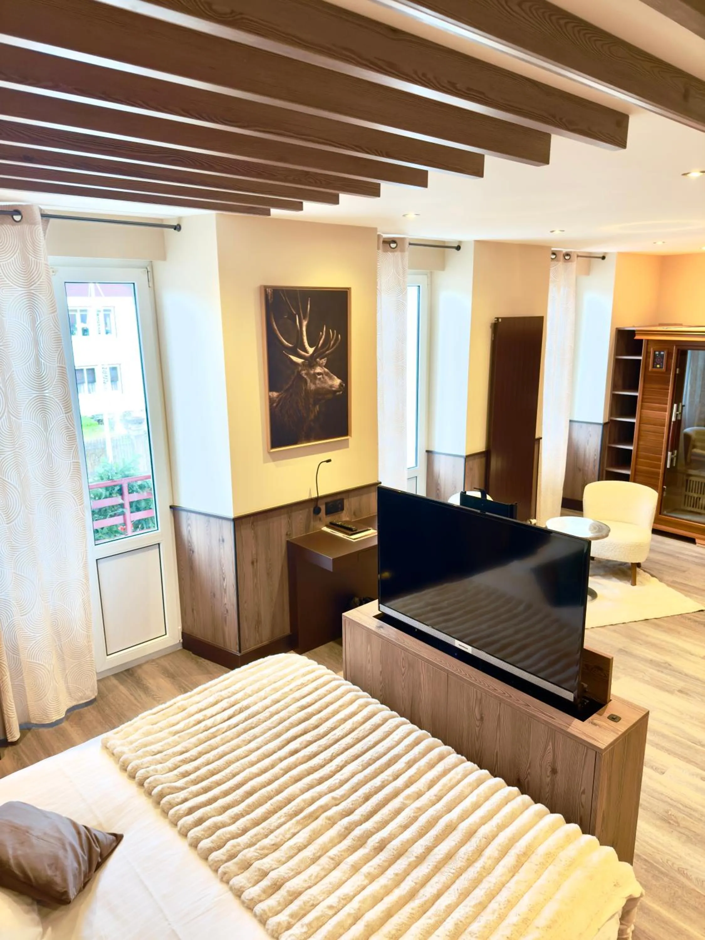 Photo of the whole room, Bed in Logis Hotel Des Bains