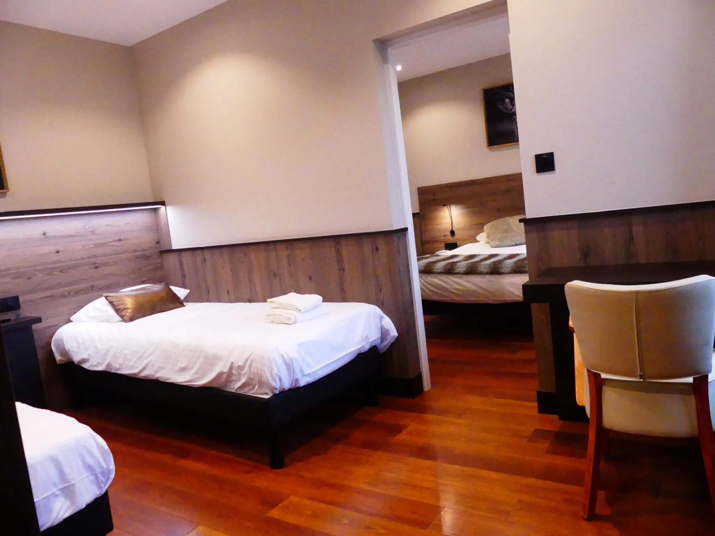 Photo of the whole room, Bed in Logis Hotel Des Bains