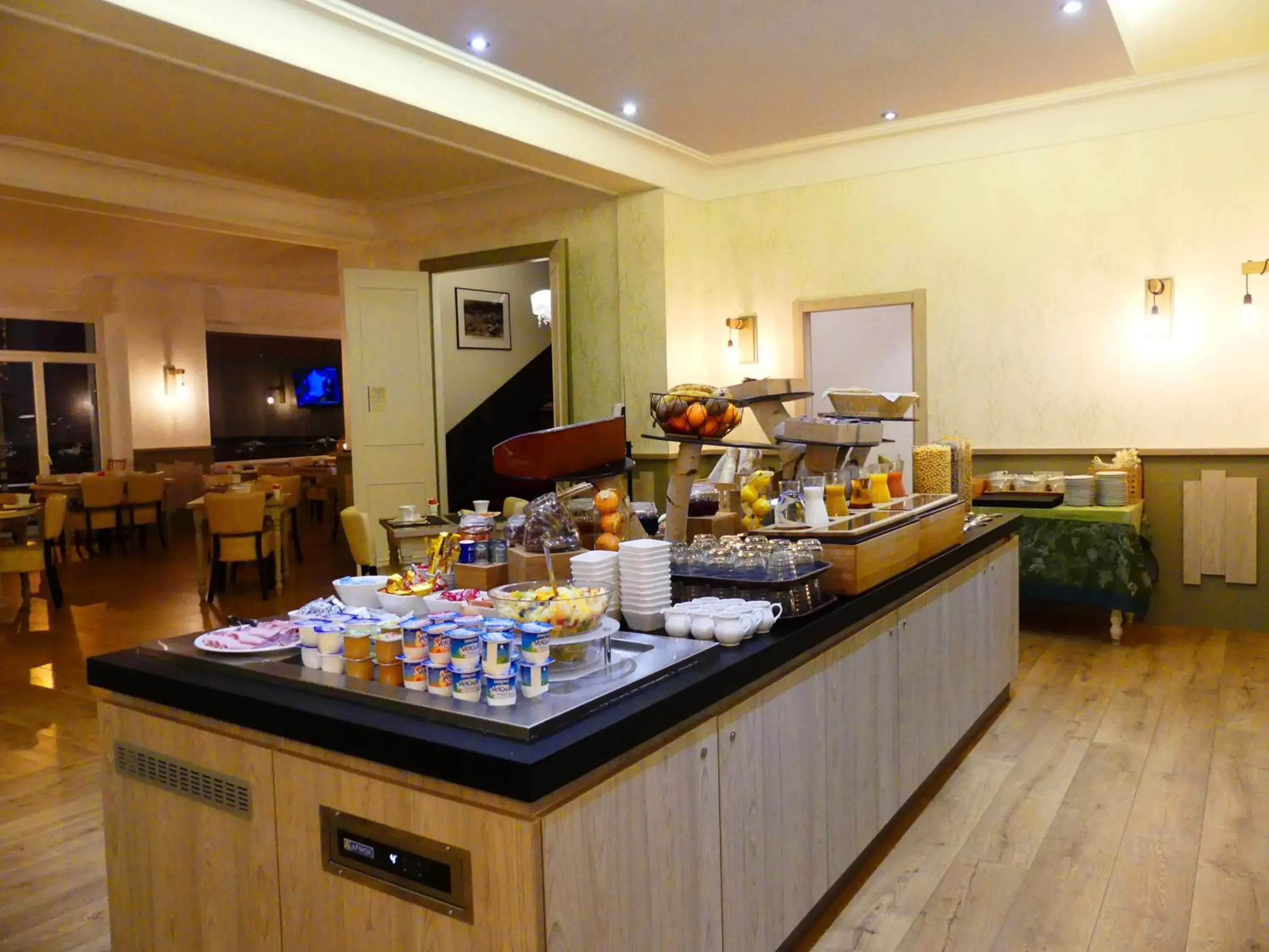 Breakfast, Restaurant/Places to Eat in Logis Hotel Des Bains