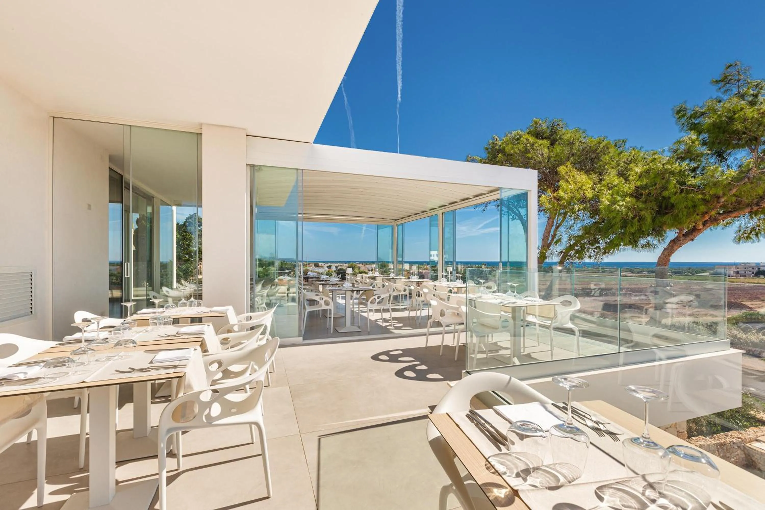 Restaurant/places to eat in Perla Saracena Hotel & Restaurant