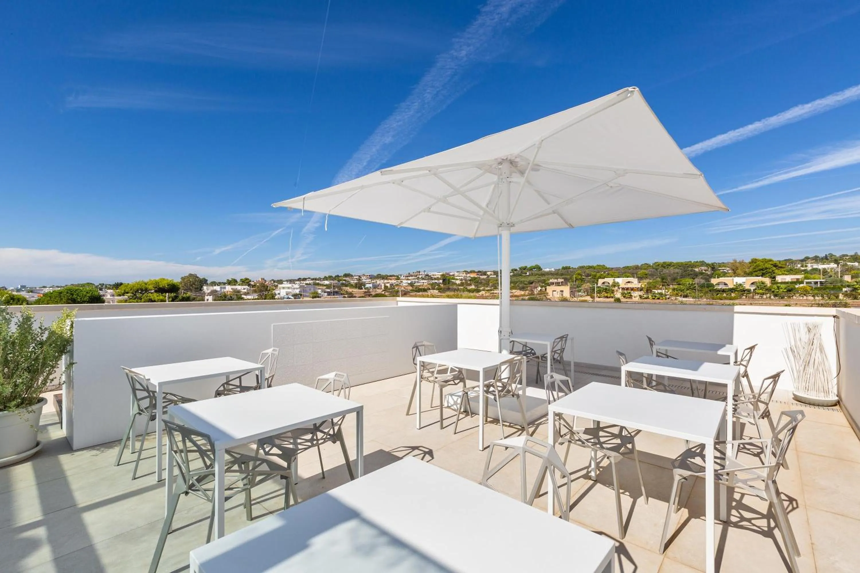 Restaurant/places to eat in Perla Saracena Hotel & Restaurant