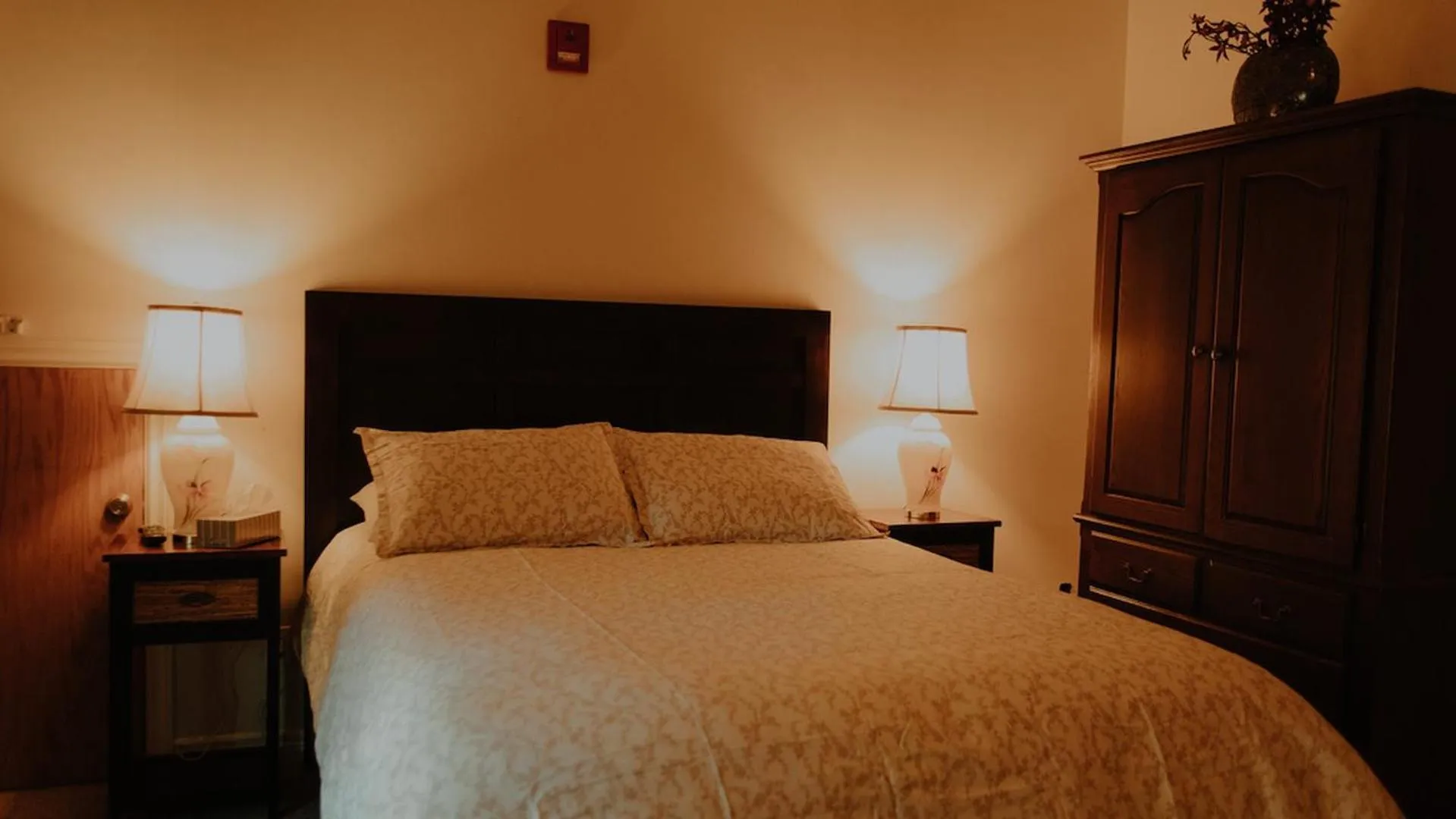 Pathsaala Inn & Restaurant