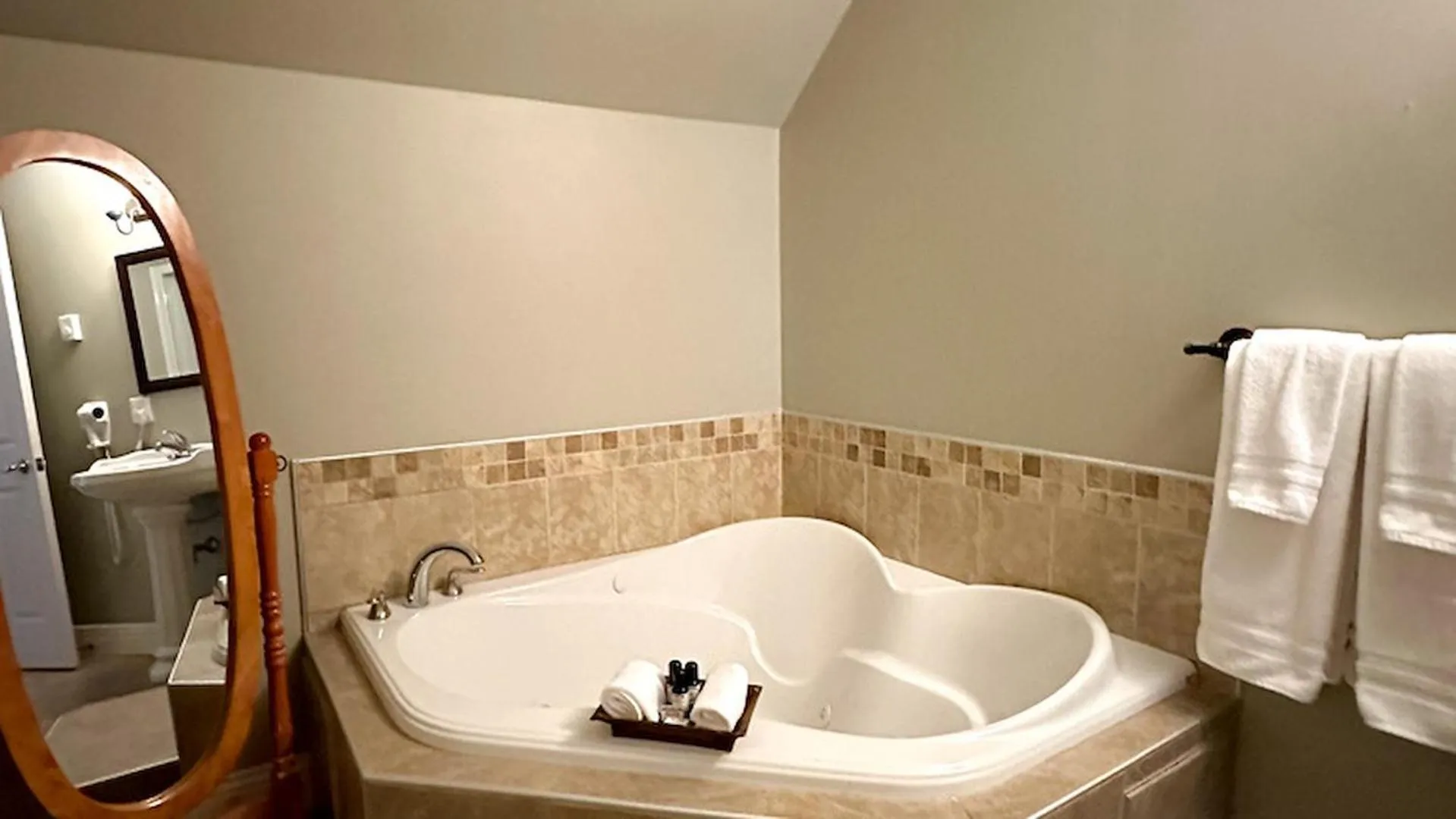 Pathsaala Inn & Restaurant