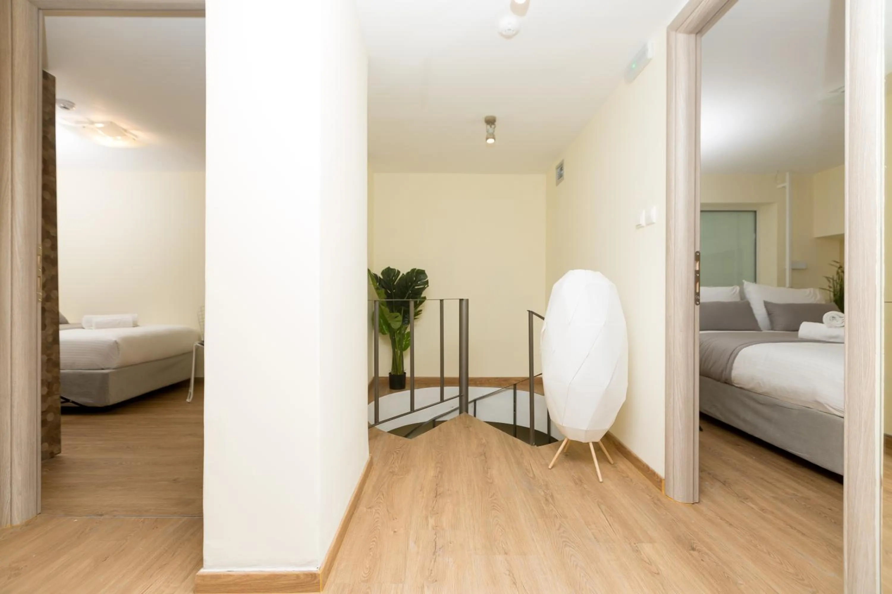 Bed in SUITES@SYNGROU-FIX