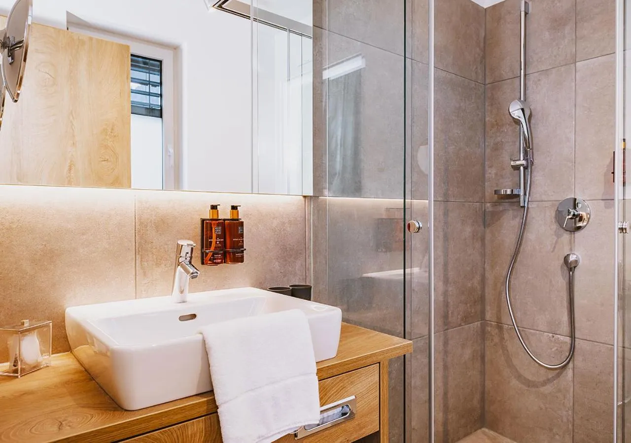 Shower in Elements Resort Zell am See BW Signature Collection