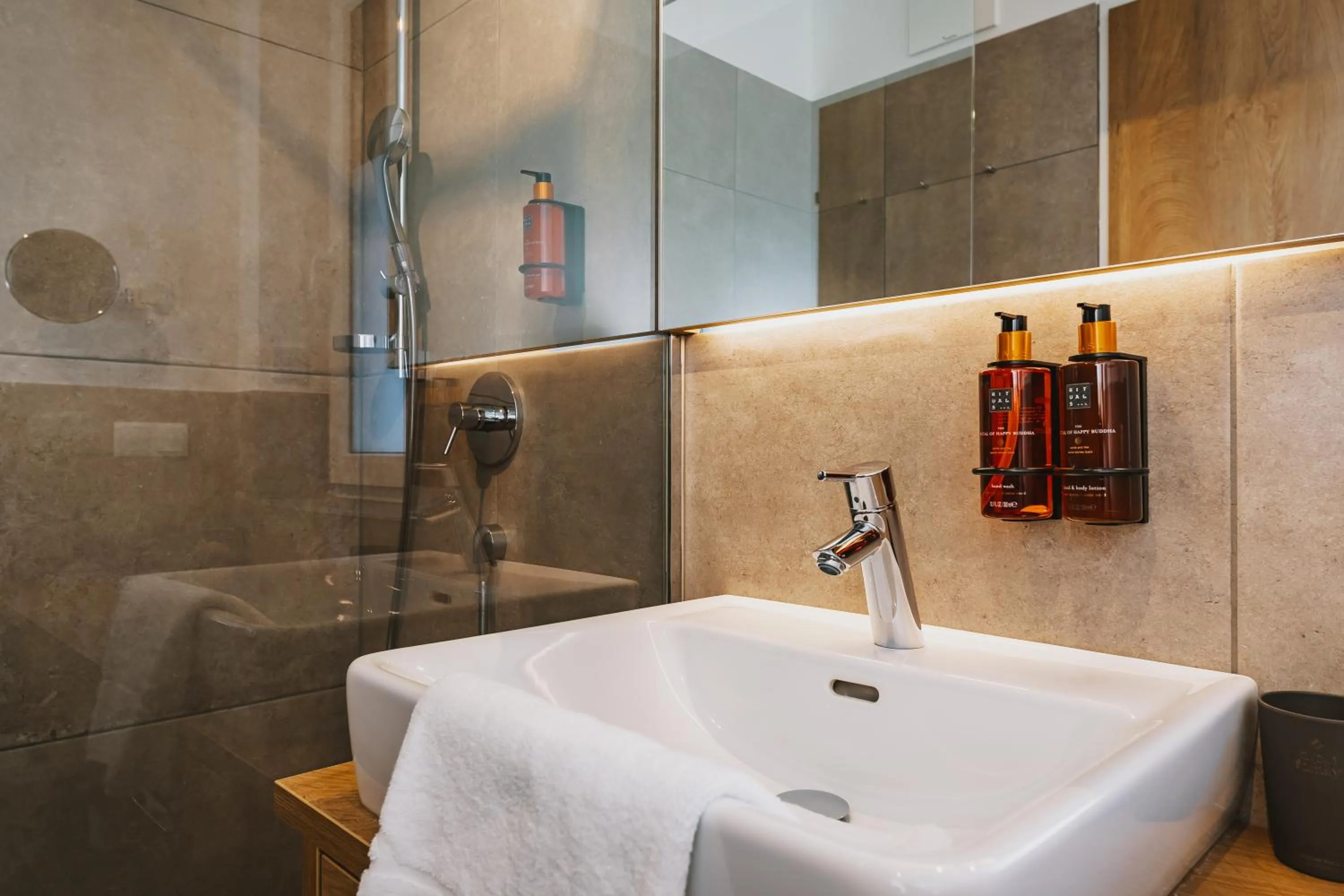 Shower in Elements Resort Zell am See BW Signature Collection