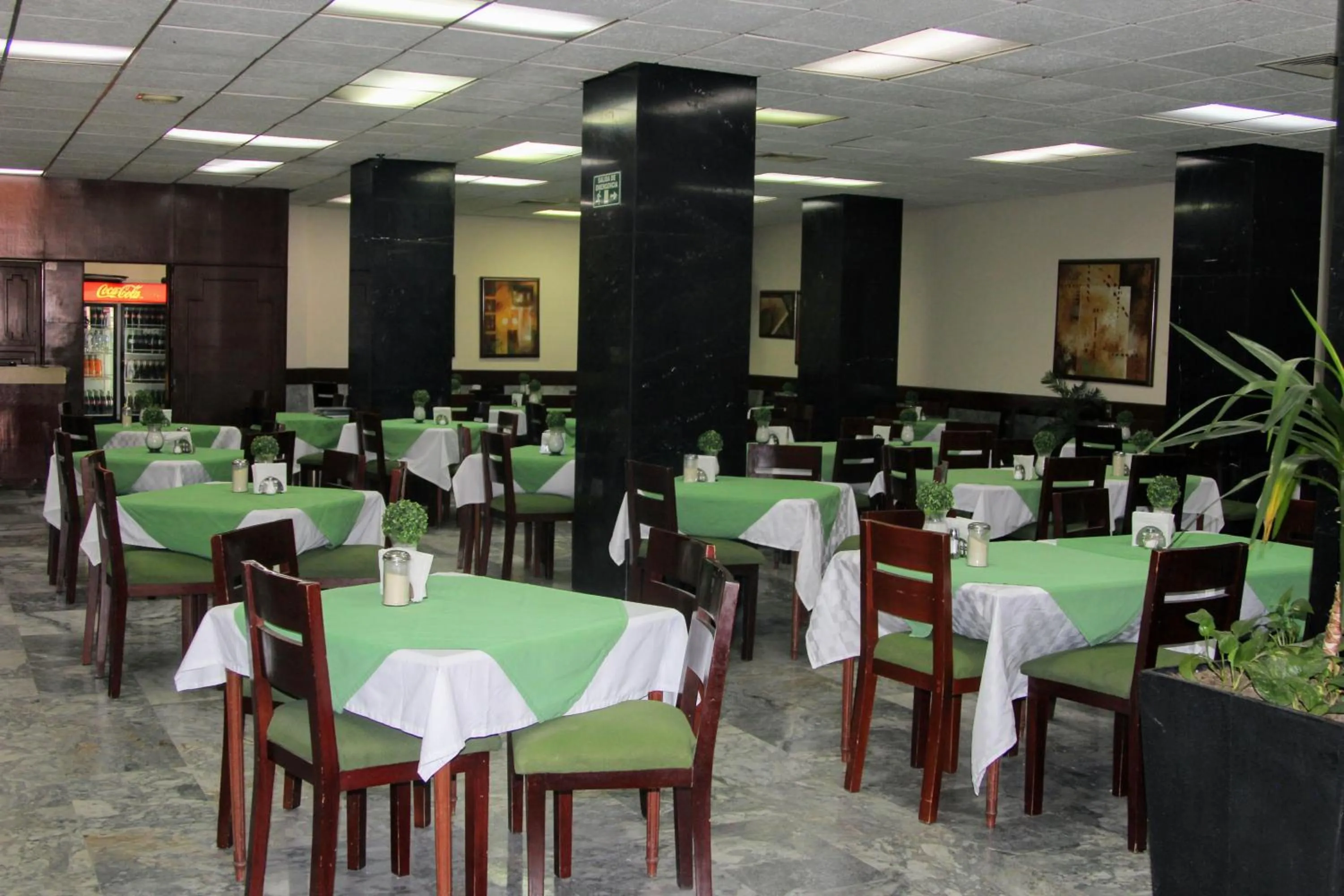 Restaurant/places to eat in Hotel Posada Arcos